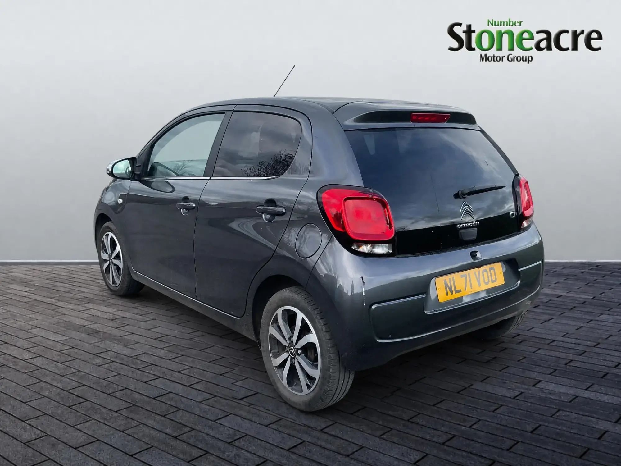 Citroen C1 1.0 VTi 72 Shine 5dr NL71VOD Image 3