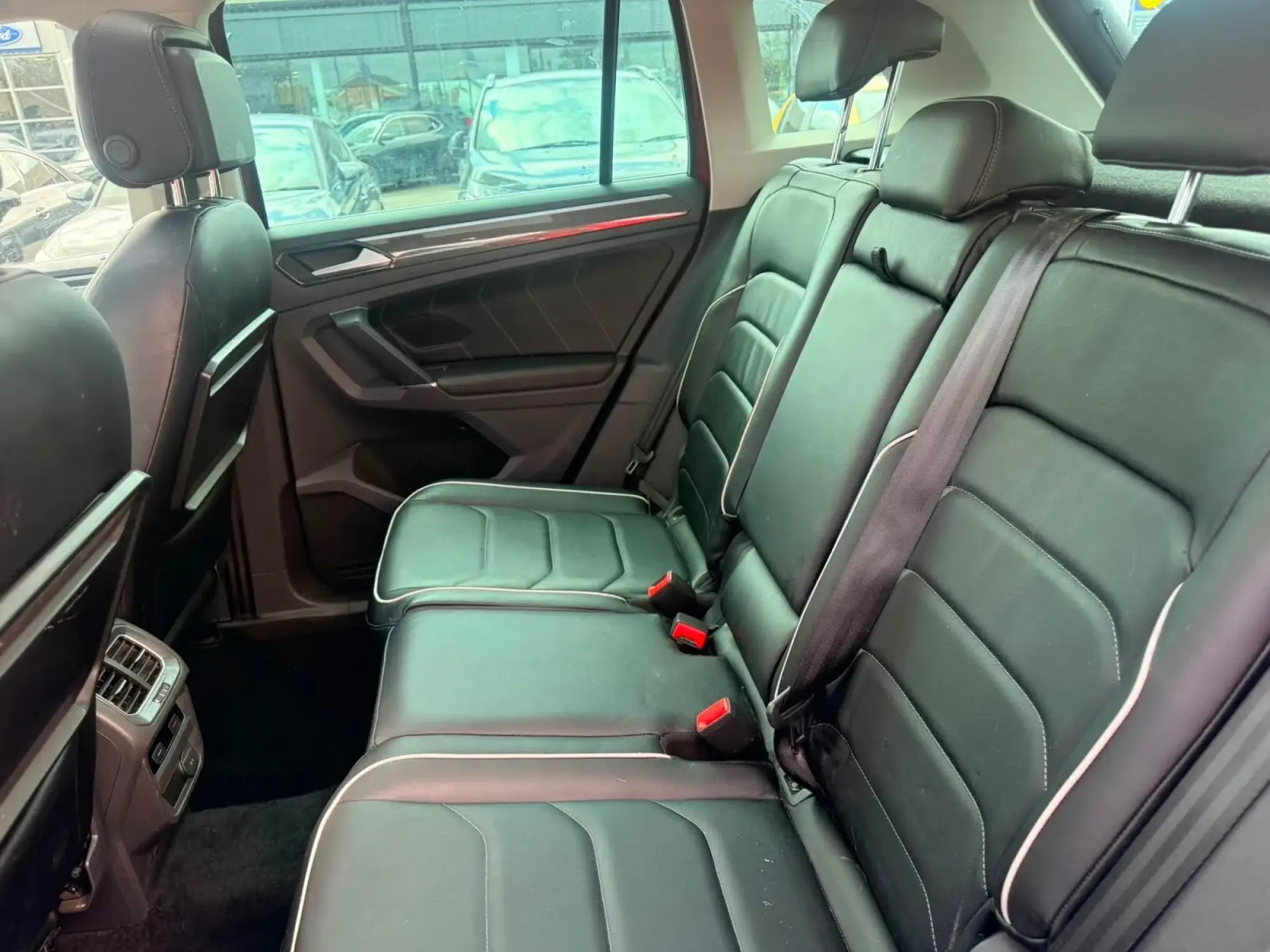 Volkswagen Tiguan Image 12