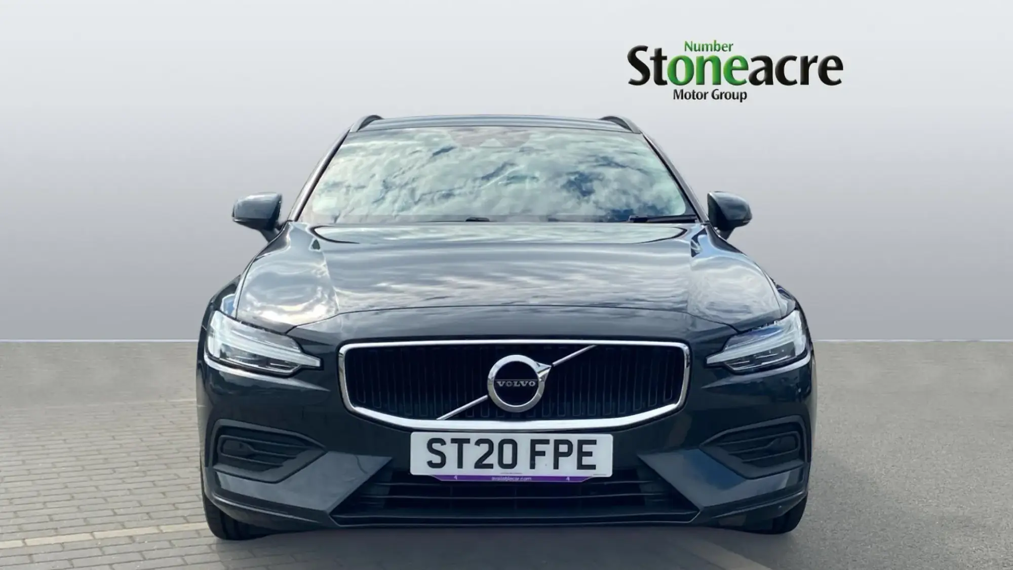 Volvo V60 2.0 T4 Momentum Plus Auto Euro 6 (s/s) 5dr ST20FPE Image 2