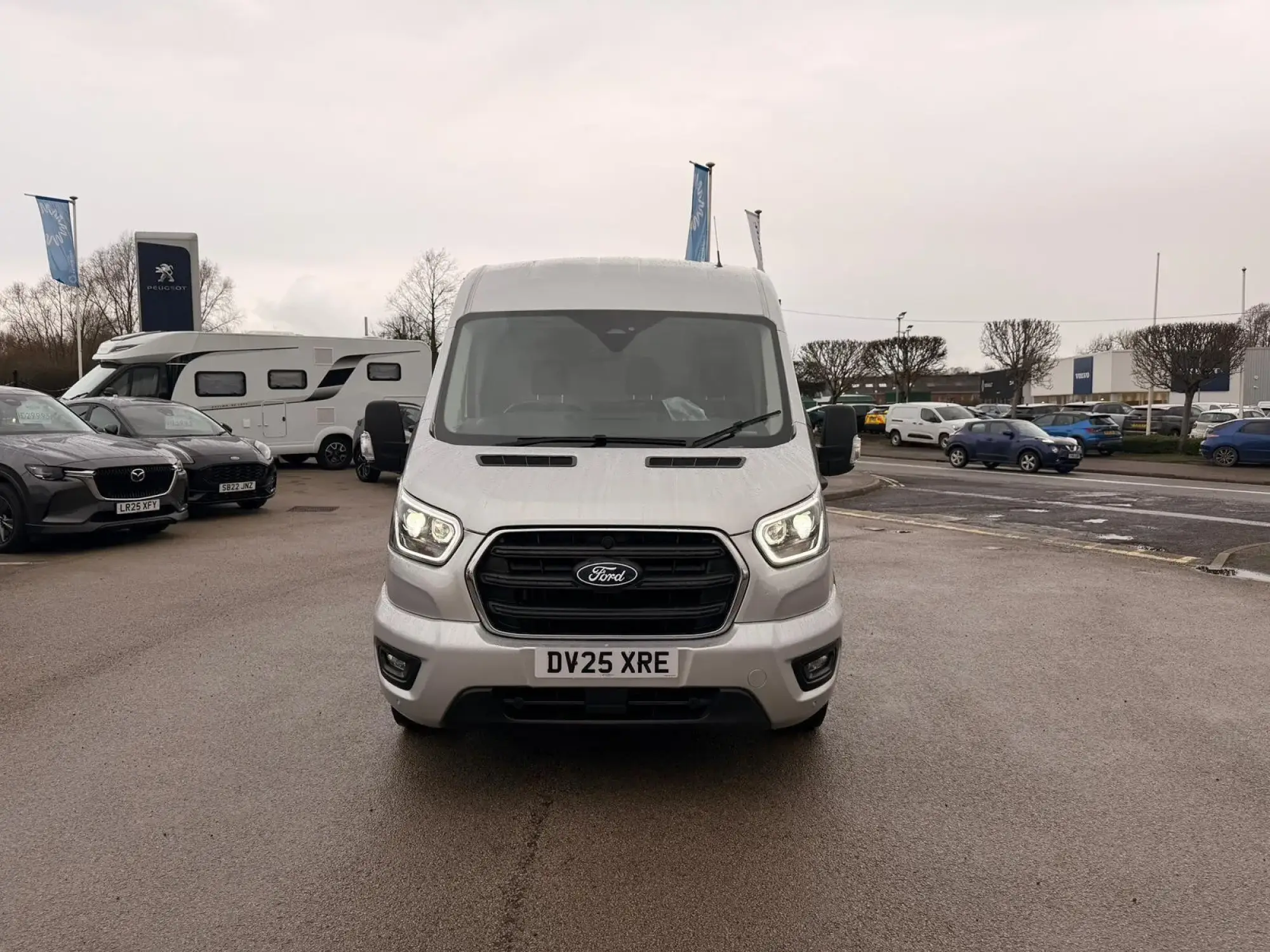 Ford Transit 2.0 350 EcoBlue Limited FWD L3 H2 Euro 6 (s/s) 5dr DV25XRE Image 2