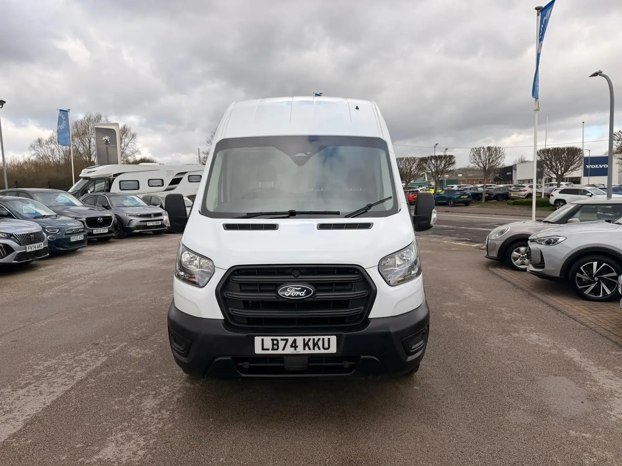 Ford Transit 2.0 350 EcoBlue Leader RWD L4 H3 Euro 6 (s/s) 5dr LB74KKU Image 2