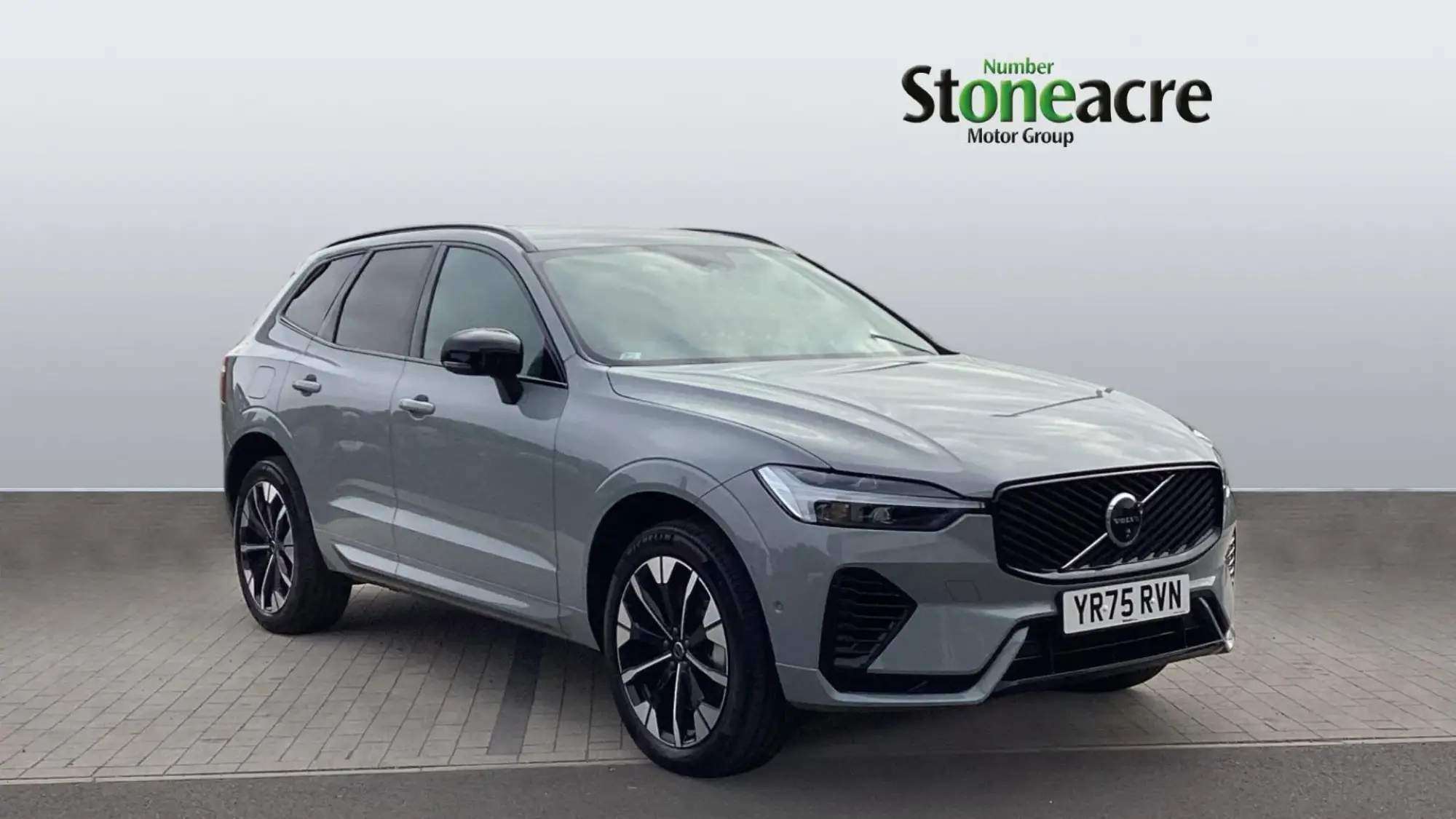 Volvo XC60 2.0 T6 18.8kWh Plus Pro Auto AWD Euro 6 (s/s) 5dr YR75RVN Image 1