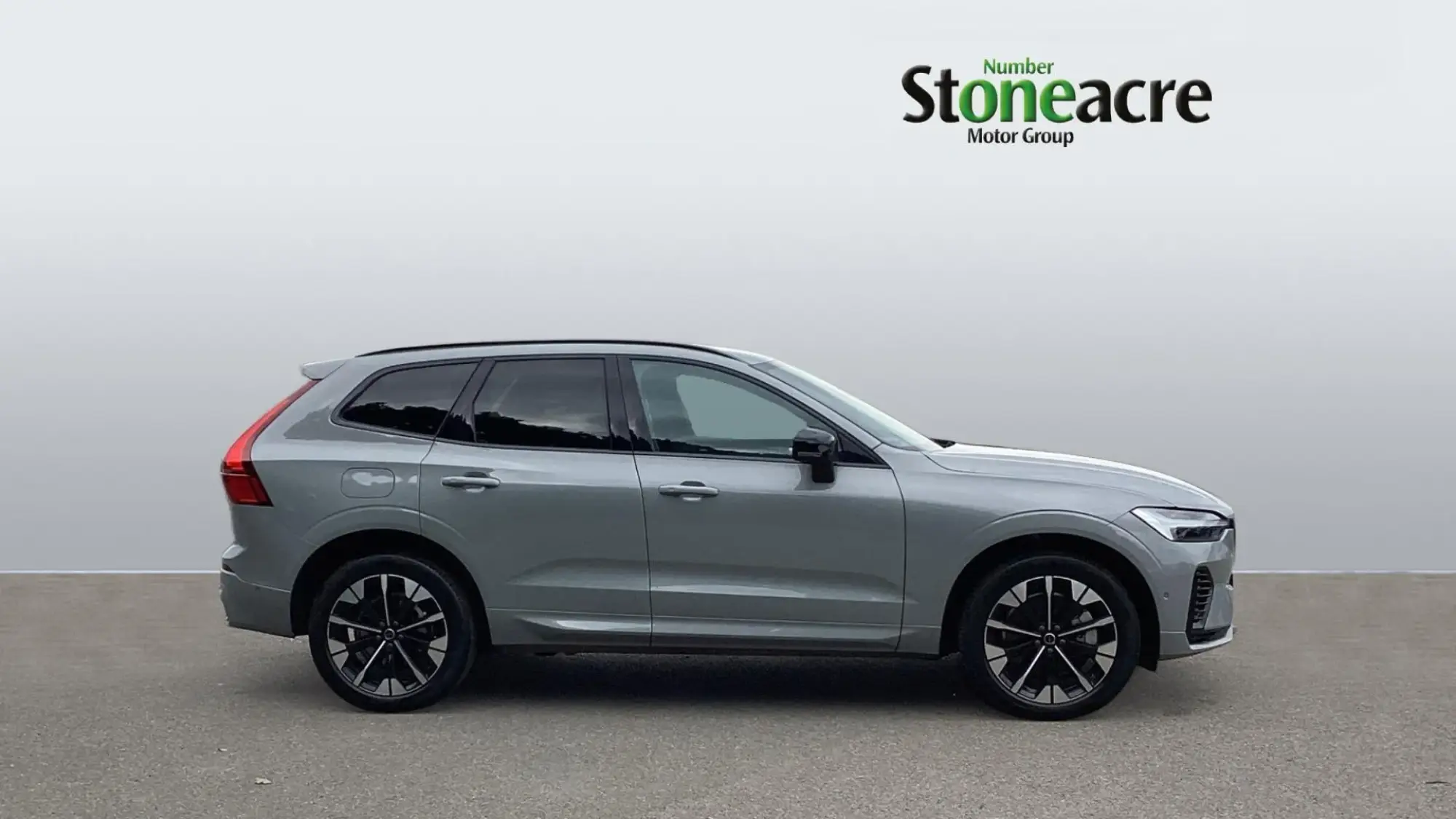 Volvo XC60 2.0 T6 18.8kWh Plus Pro Auto AWD Euro 6 (s/s) 5dr YR75RVN Image 3