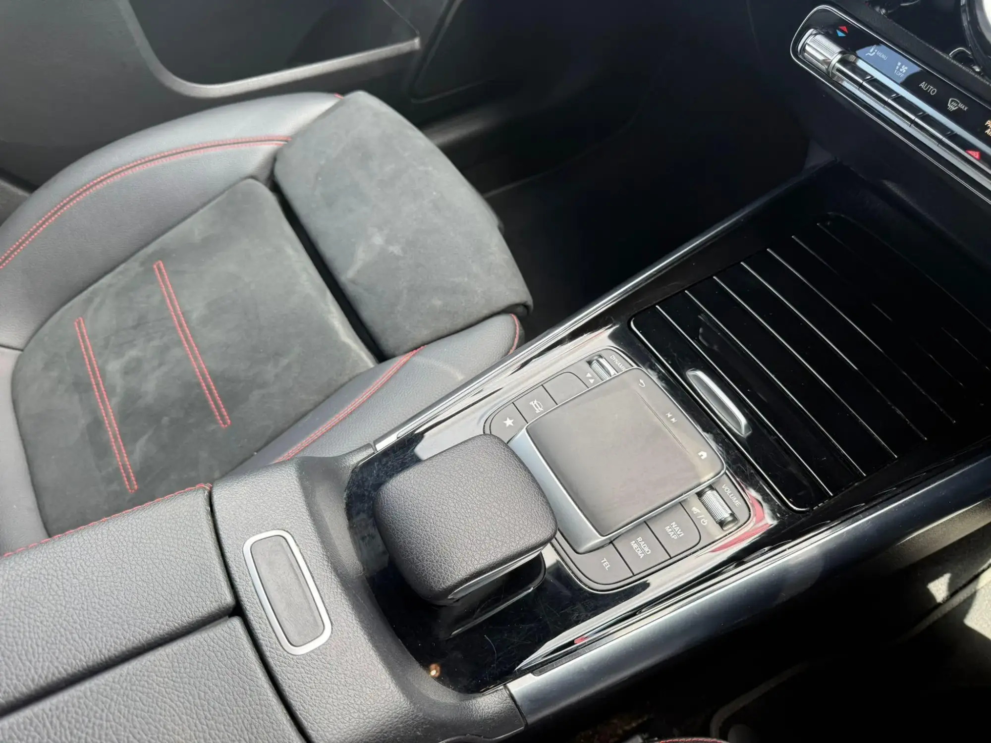 Mercedes-Benz GLA Image 9 Mercedes-Benz GLA Image 9