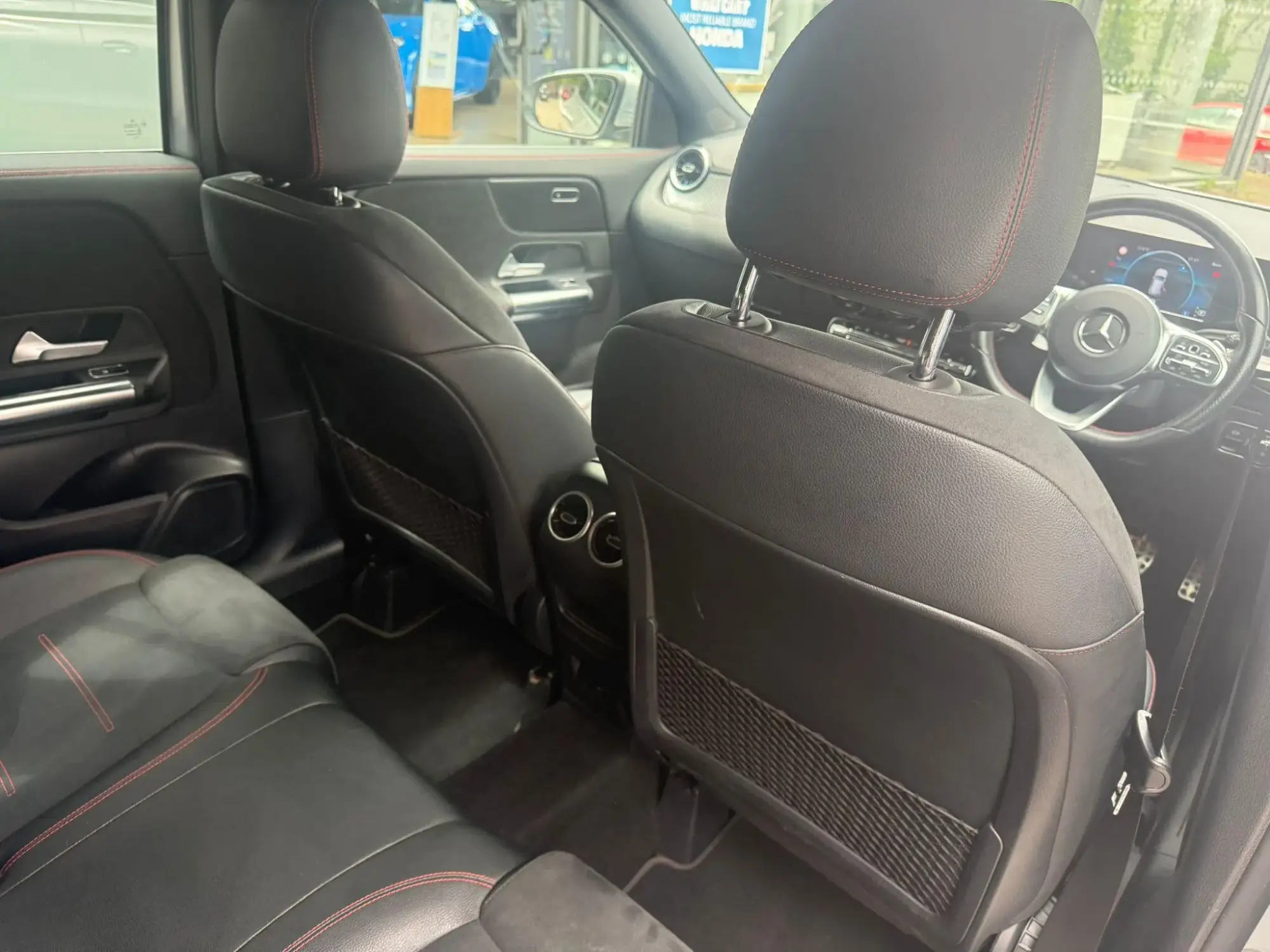 Mercedes-Benz GLA Image 15 Mercedes-Benz GLA Image 15