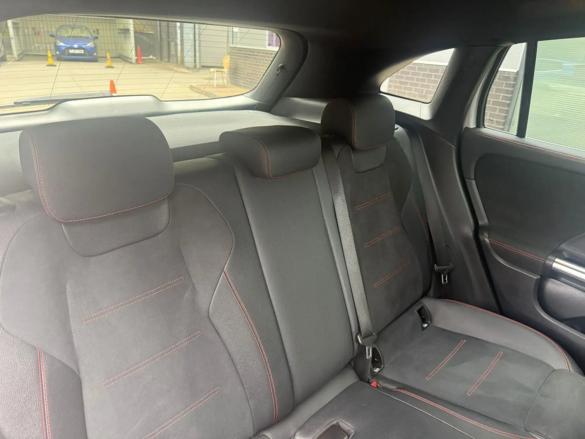 Mercedes-Benz GLA Image 16 Mercedes-Benz GLA Image 16