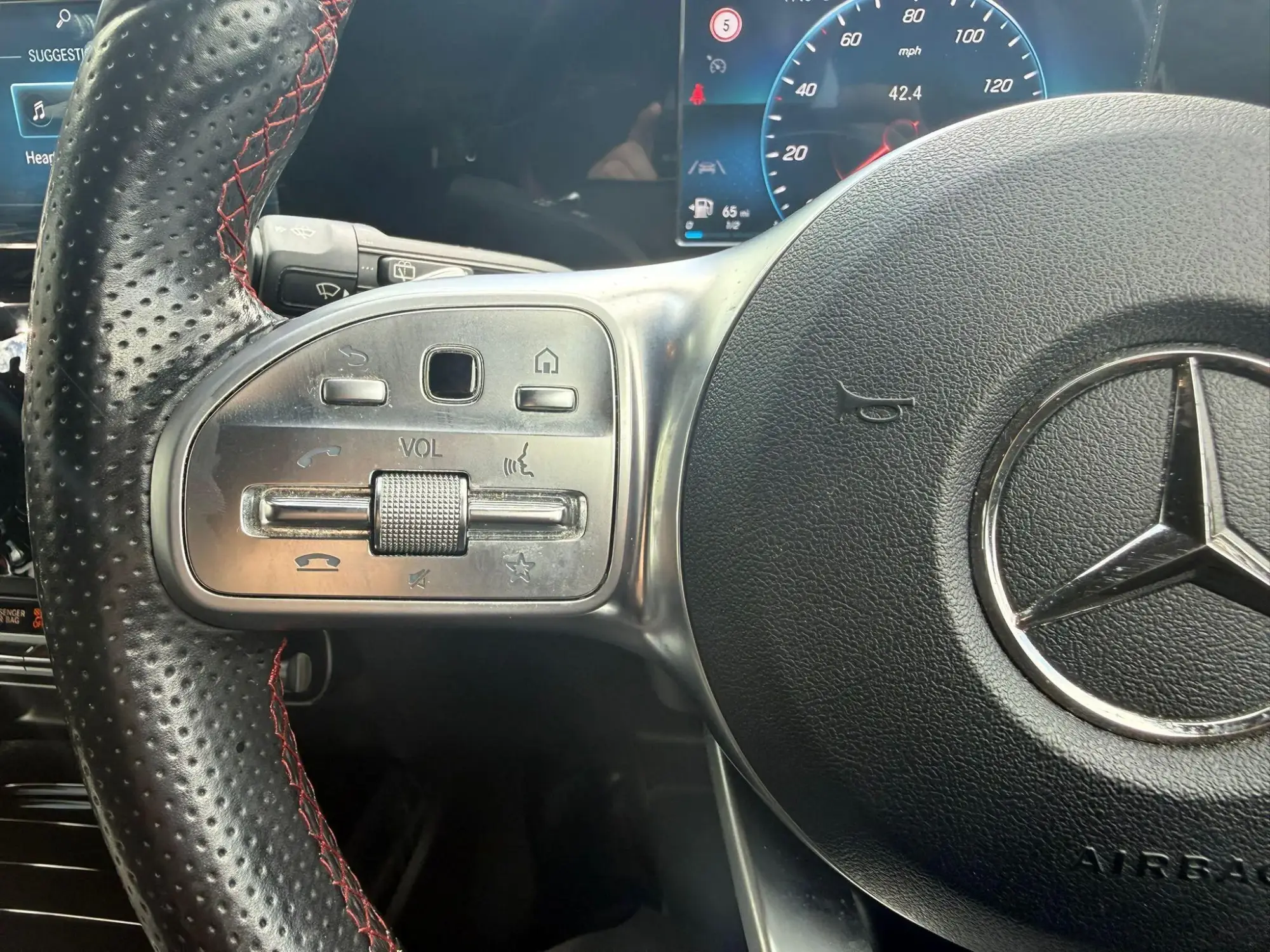 Mercedes-Benz GLA Image 18 Mercedes-Benz GLA Image 18
