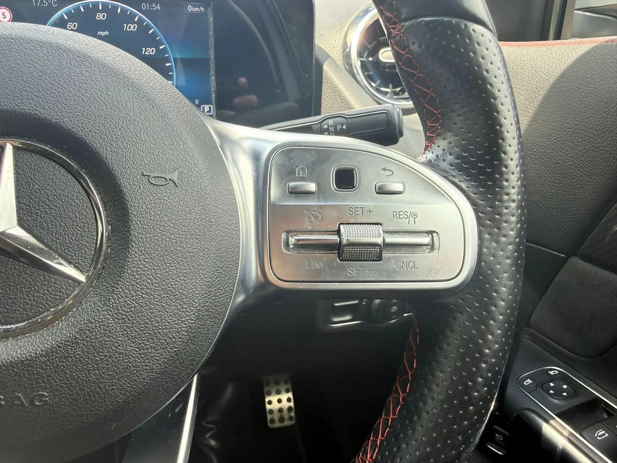 Mercedes-Benz GLA Image 19 Mercedes-Benz GLA Image 19