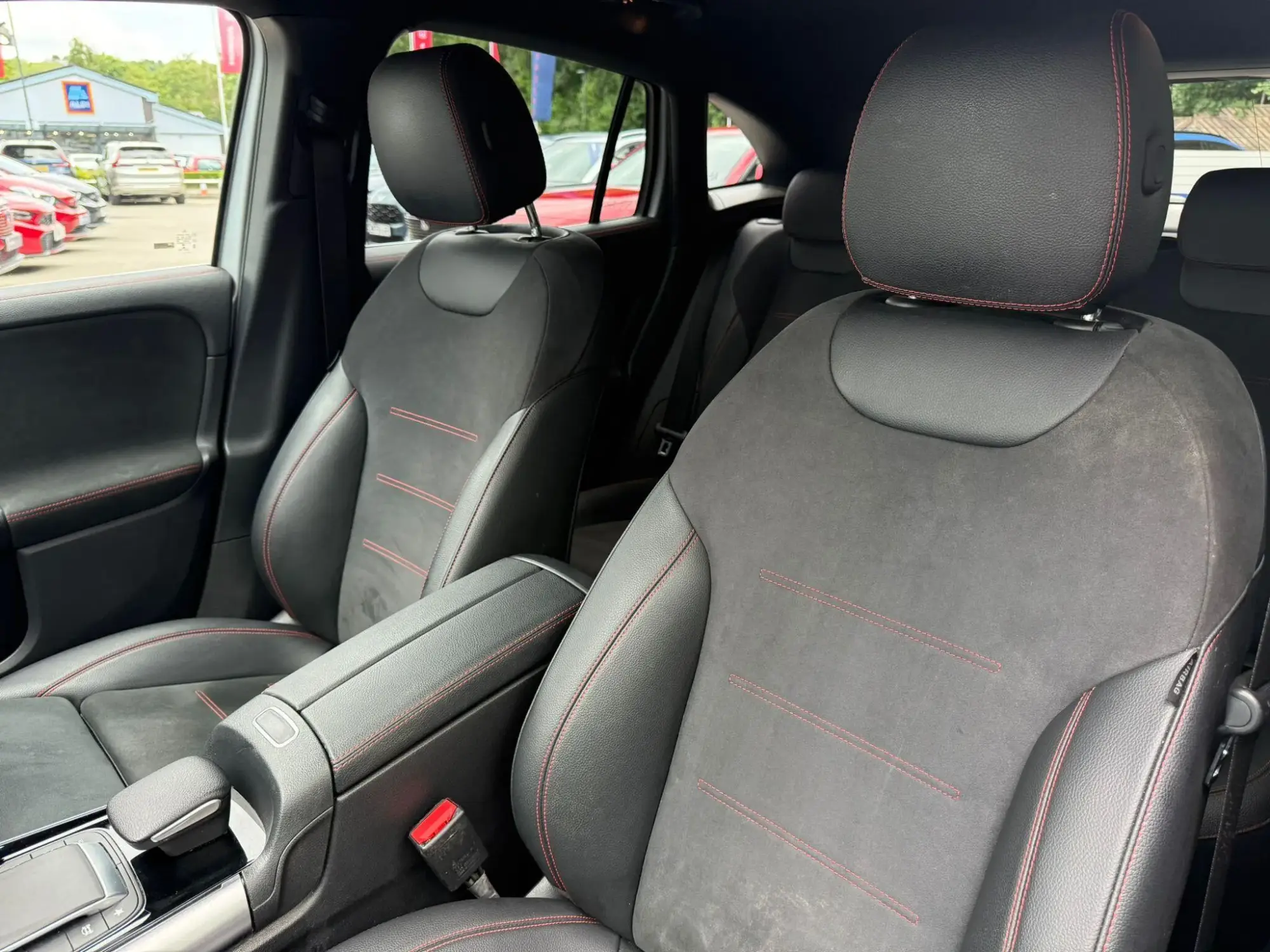 Mercedes-Benz GLA Image 32 Mercedes-Benz GLA Image 32