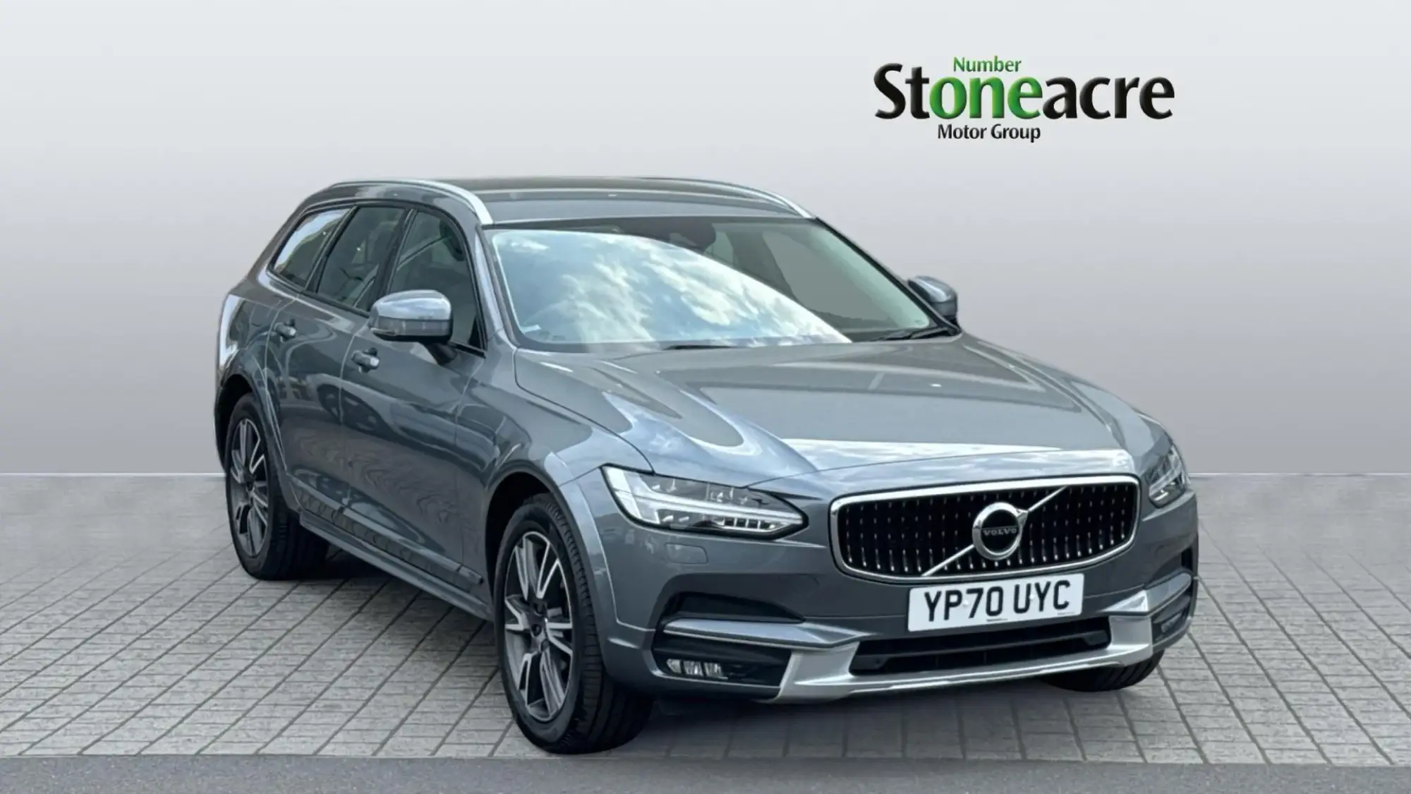 Volvo V90 Cross Country 2.0 T5 Plus Auto AWD Euro 6 (s/s) 5dr YP70UYC Image 1