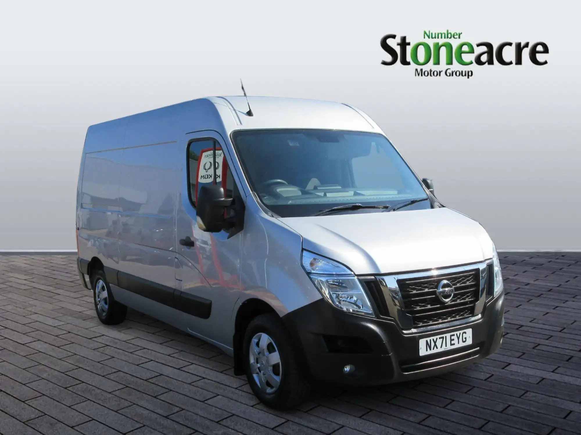 Nissan NV400 2.3 dCi 33 Tekna FWD L2 H2 Euro 6 (s/s) 5dr NX71EYG Image 1