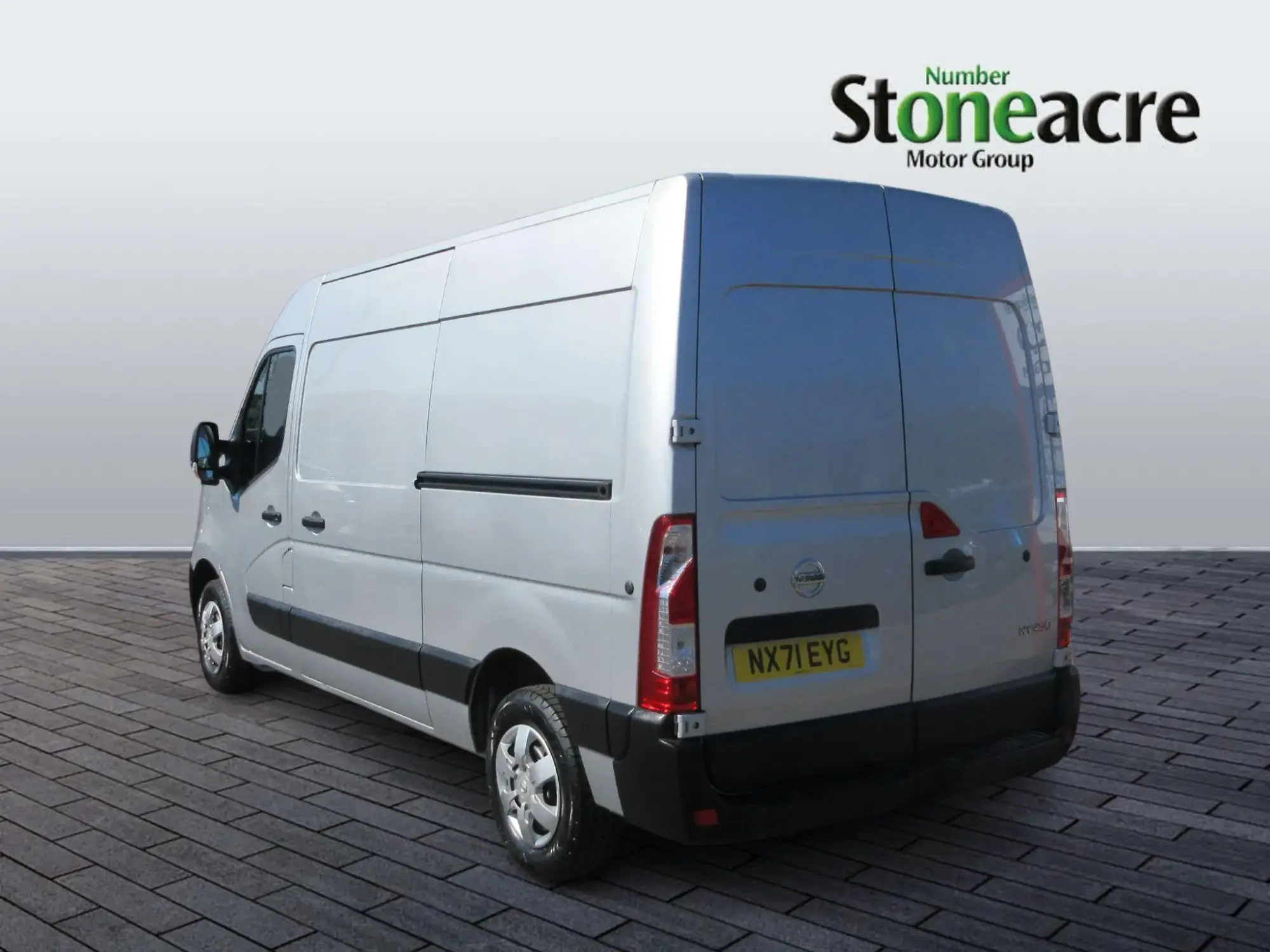 Nissan NV400 2.3 dCi 33 Tekna FWD L2 H2 Euro 6 (s/s) 5dr NX71EYG Image 3