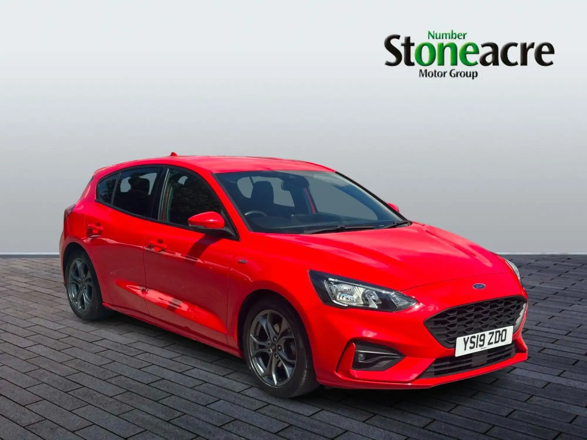 Ford Focus 1.0T EcoBoost ST-Line Euro 6 (s/s) 5dr YS19ZDO Image 1