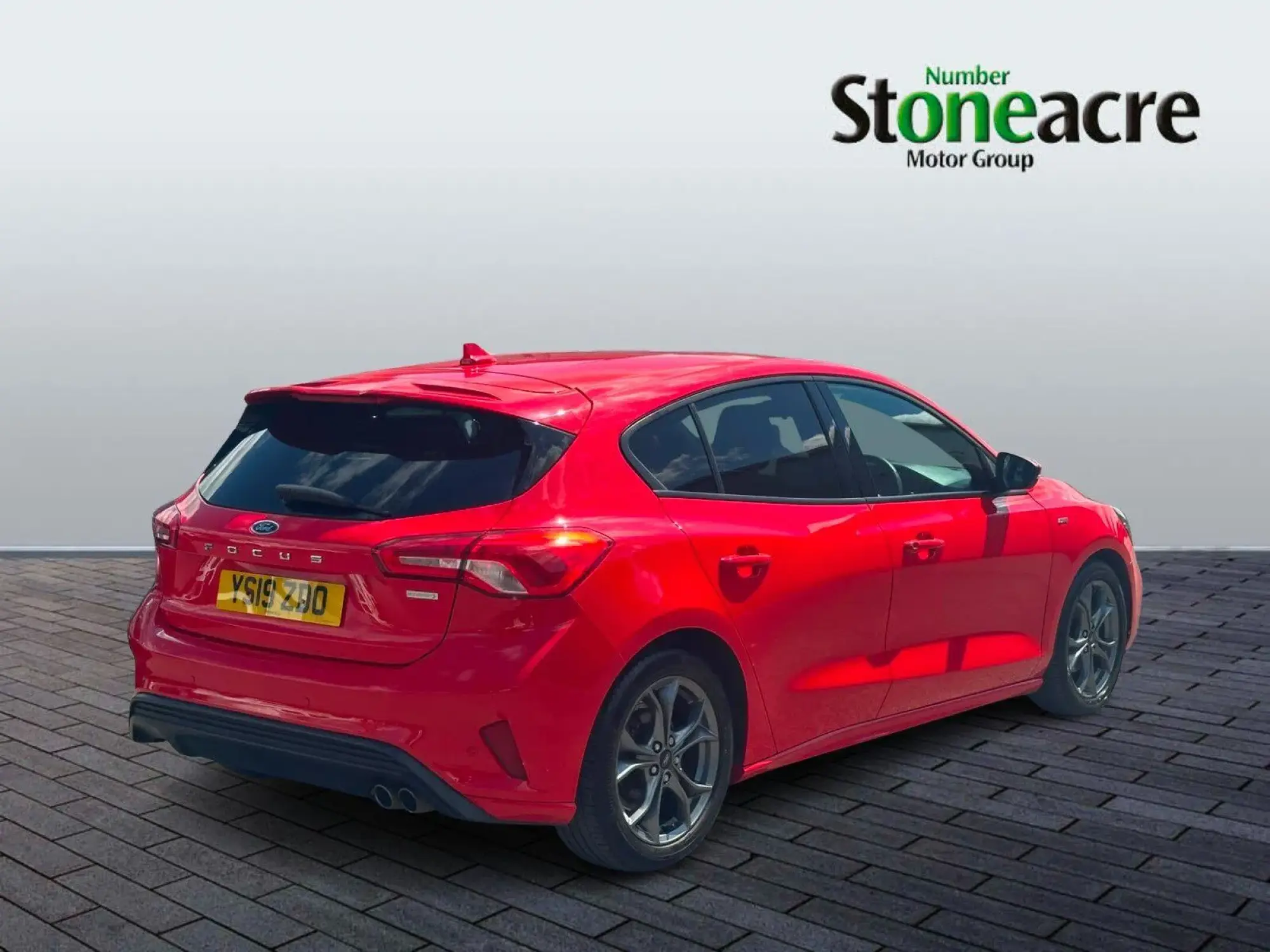 Ford Focus 1.0T EcoBoost ST-Line Euro 6 (s/s) 5dr YS19ZDO Image 2