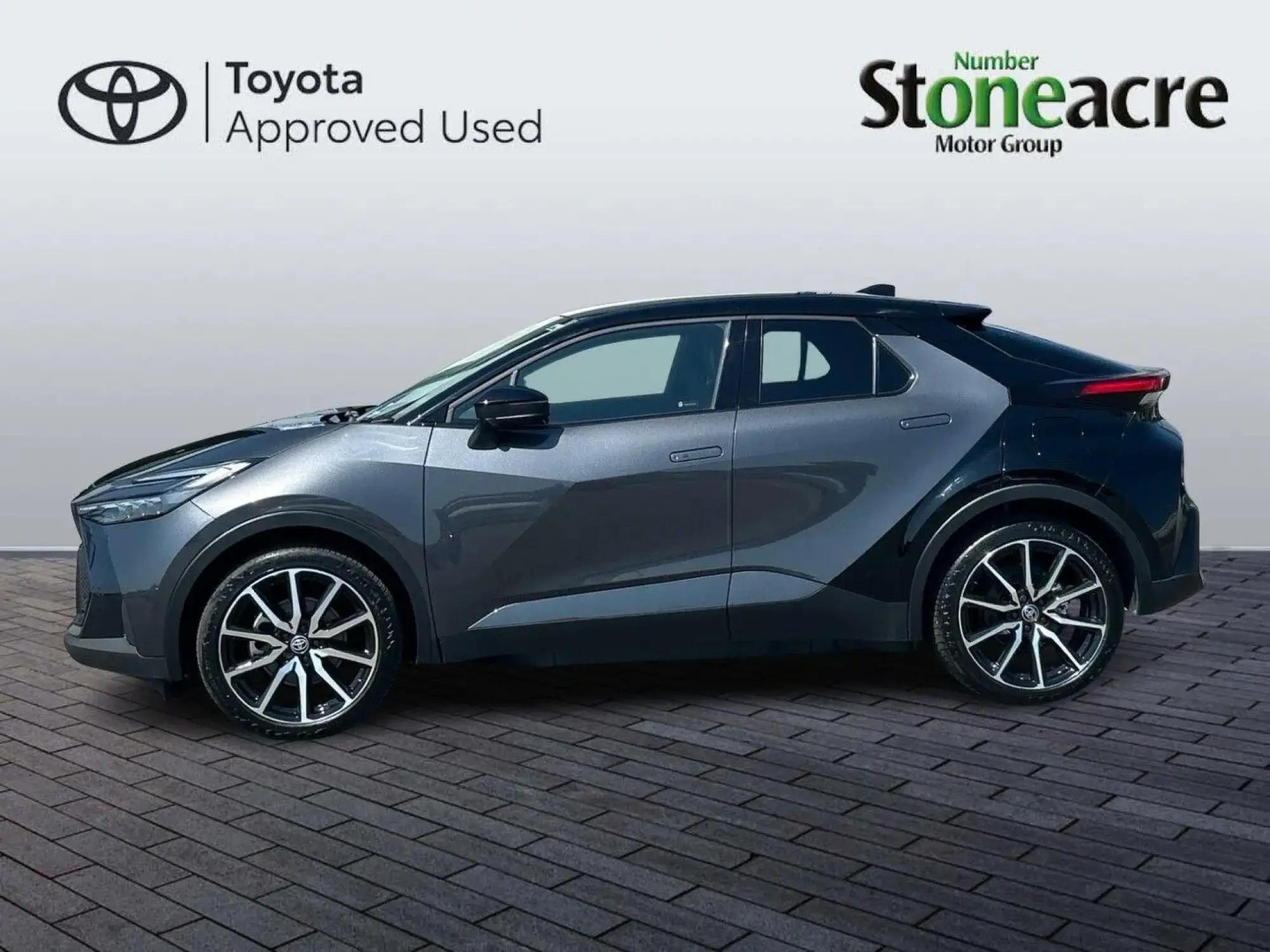 Toyota C-HR Plug-in Hybrid Image 6 Toyota C-HR Plug-in Hybrid Image 6