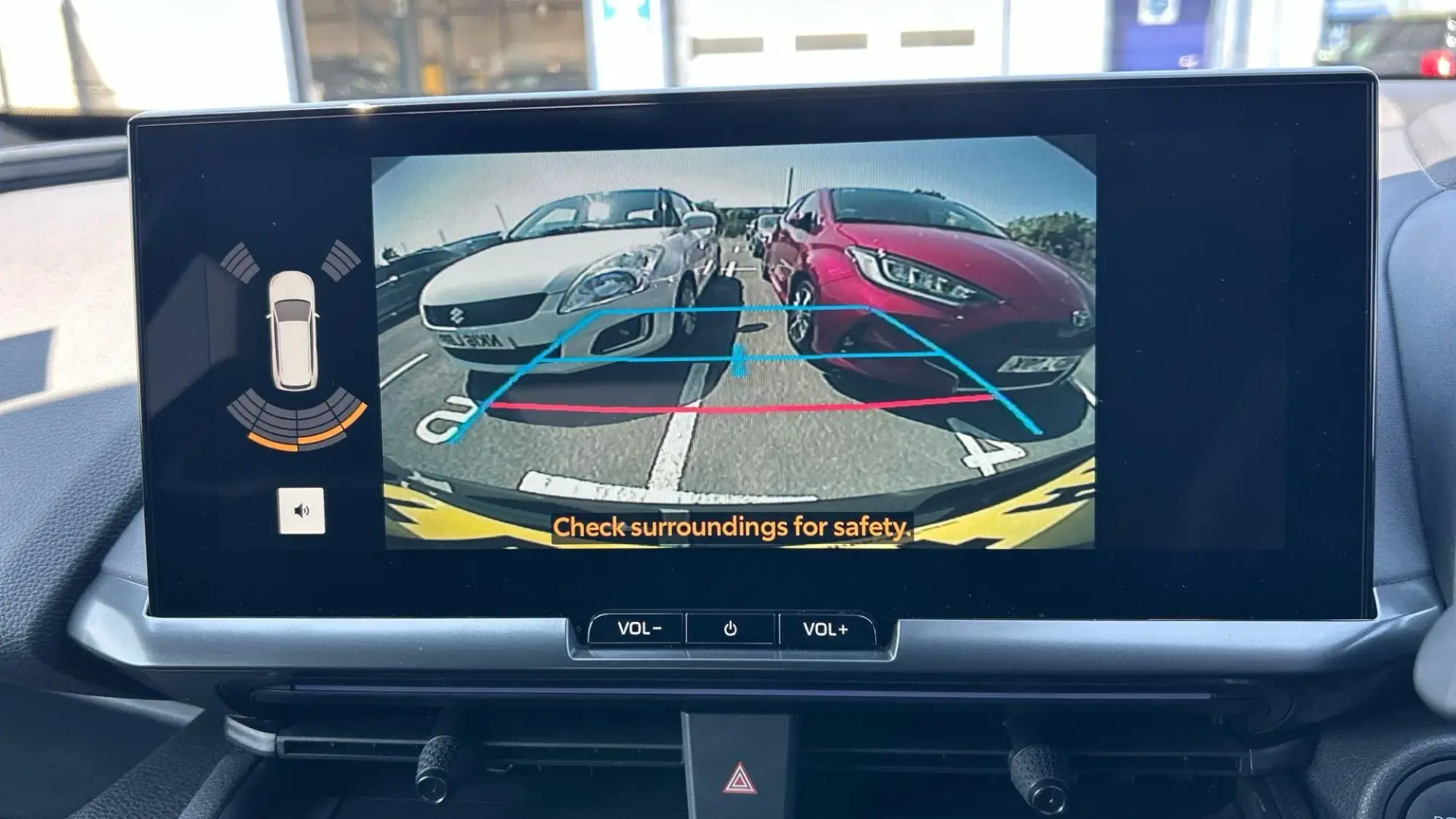 Toyota C-HR Plug-in Hybrid Image 23 Toyota C-HR Plug-in Hybrid Image 23
