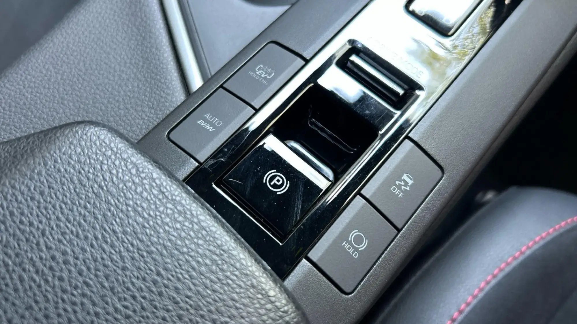 Toyota C-HR Plug-in Hybrid Image 37 Toyota C-HR Plug-in Hybrid Image 37
