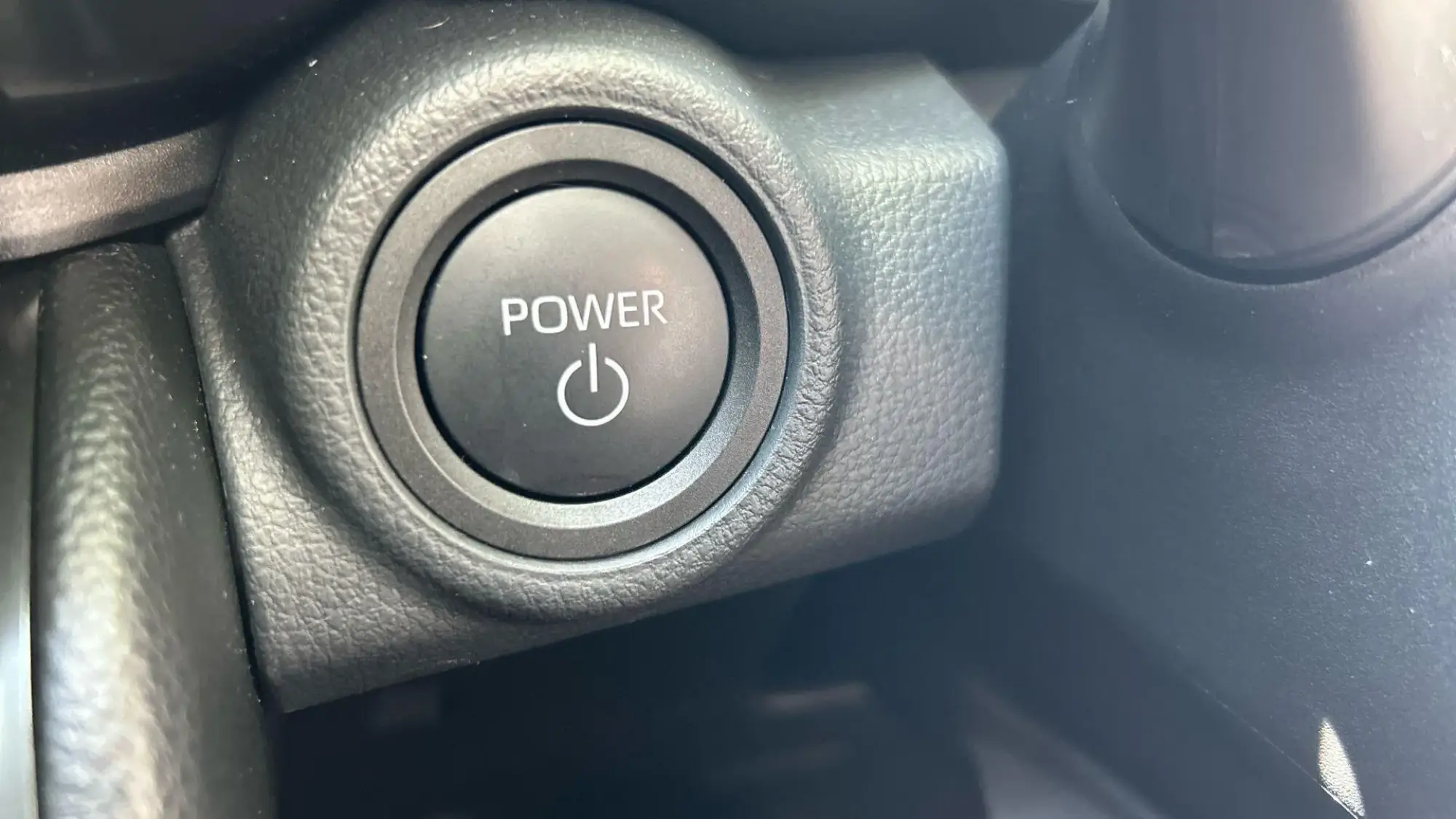 Toyota C-HR Plug-in Hybrid Image 39 Toyota C-HR Plug-in Hybrid Image 39