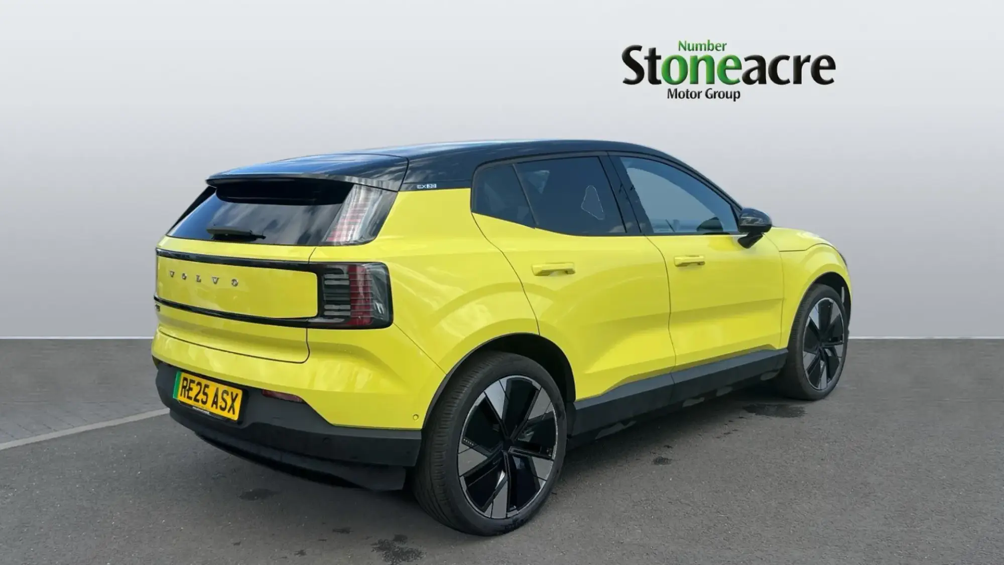 Volvo EX30 Image 2