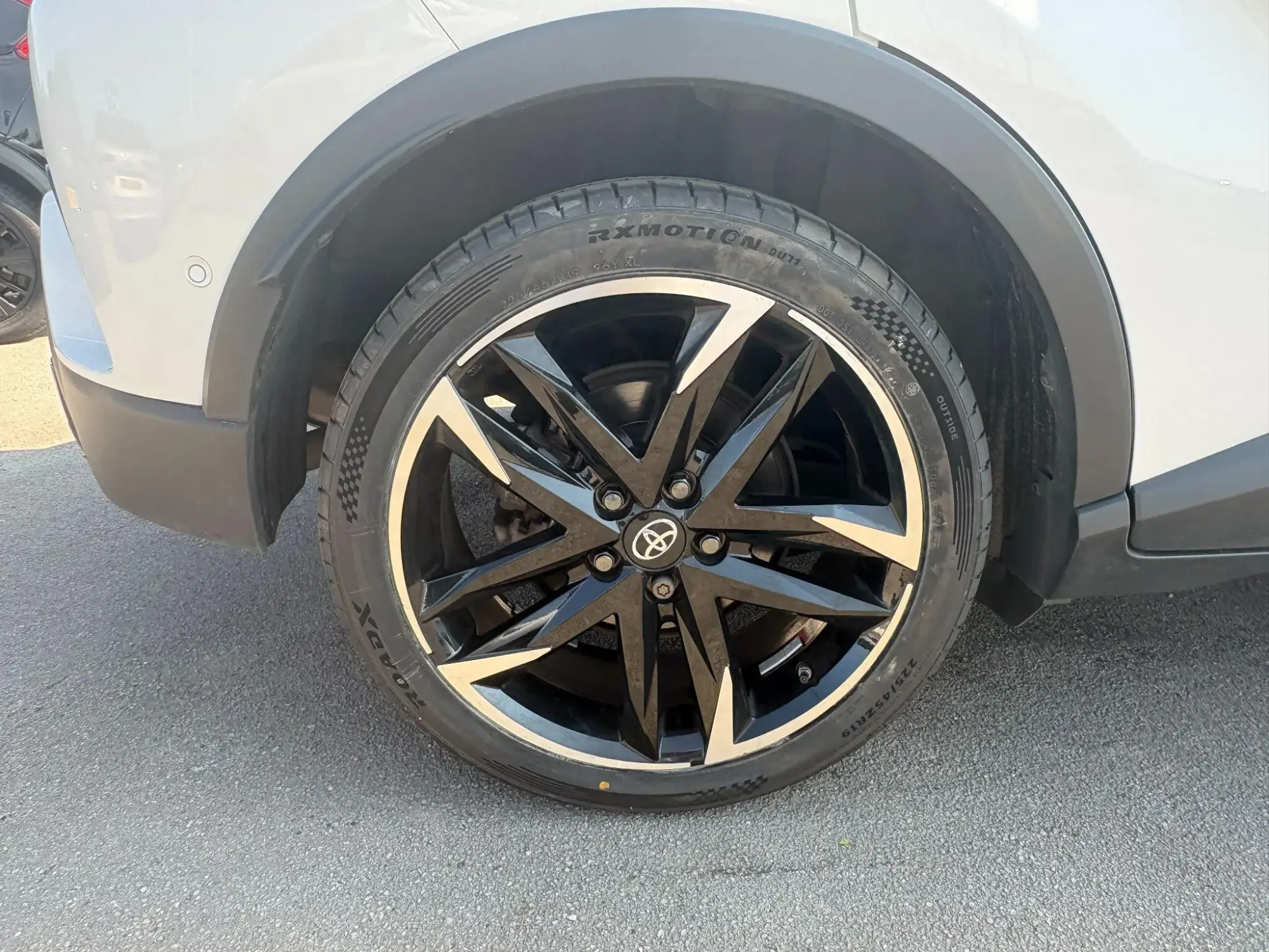 Toyota C-HR Self-Charging Hybrid Image 11 Toyota C-HR Self-Charging Hybrid Image 11