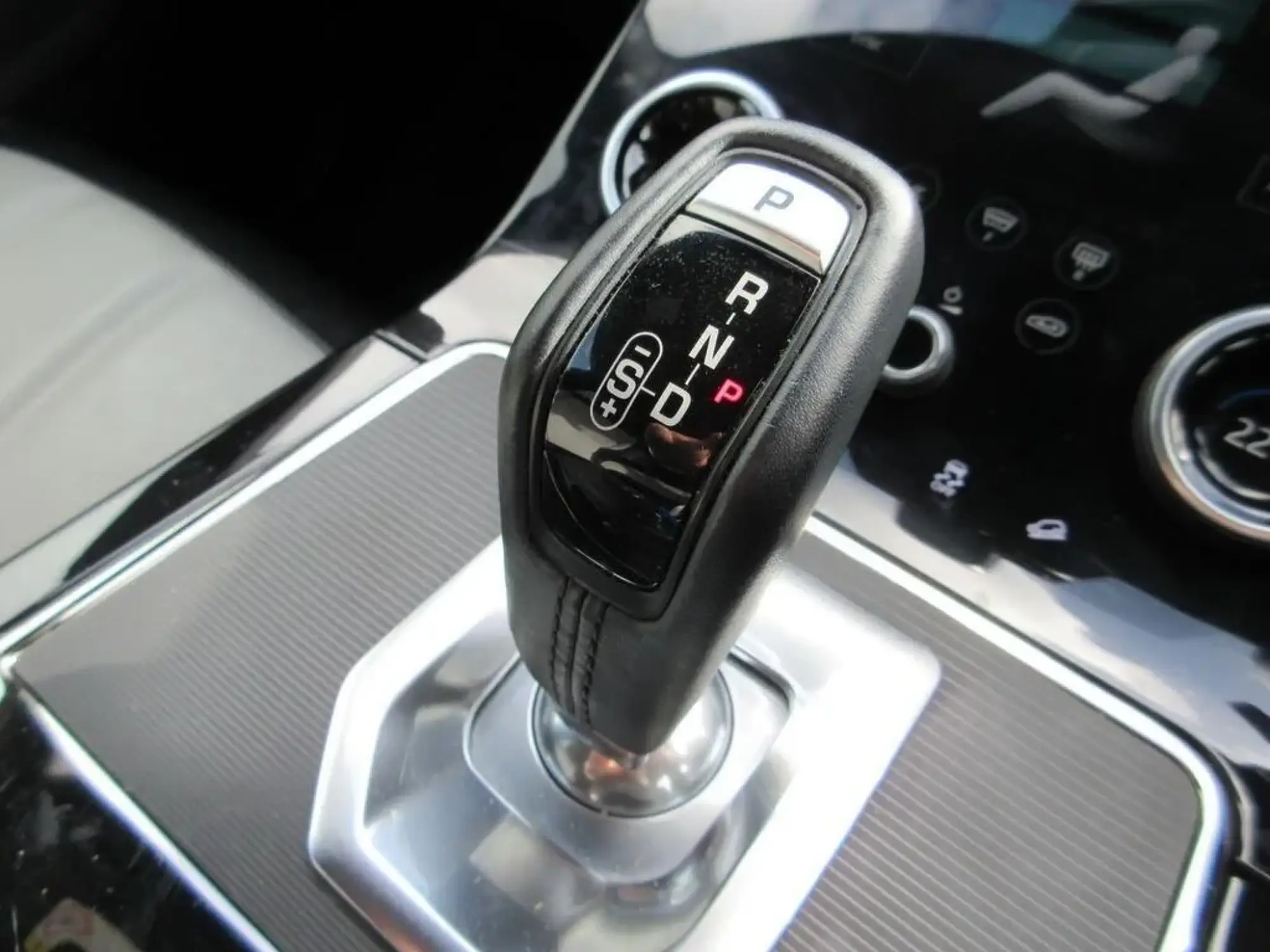 Land Rover Range Rover Evoque Image 9 Land Rover Range Rover Evoque Image 9