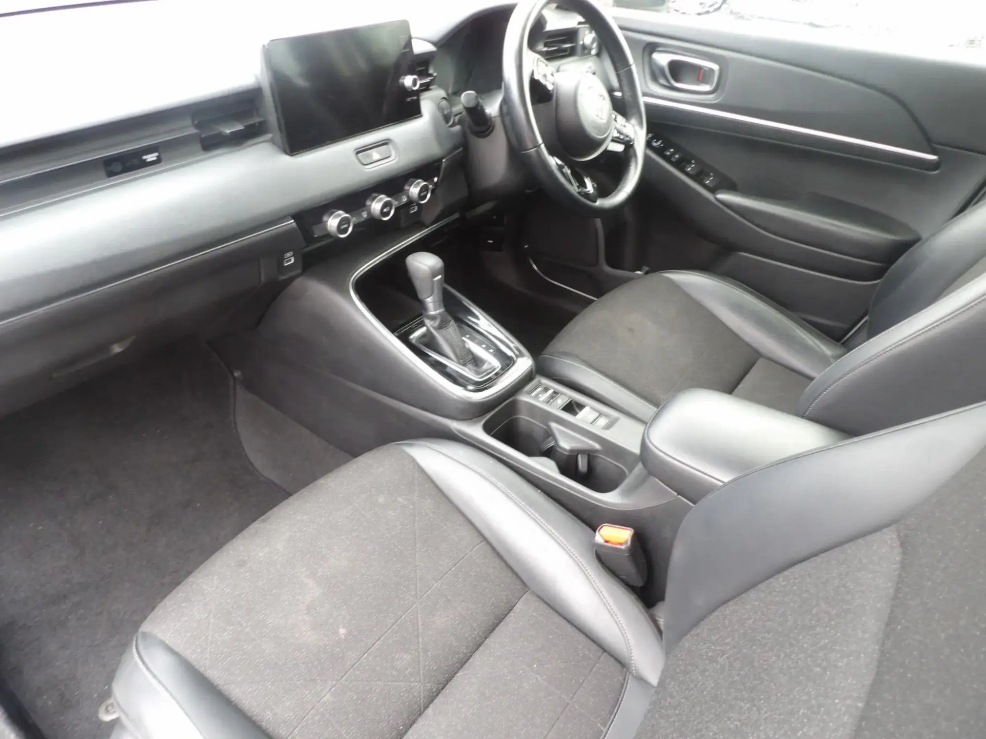 Honda HR-V Hybrid Image 2