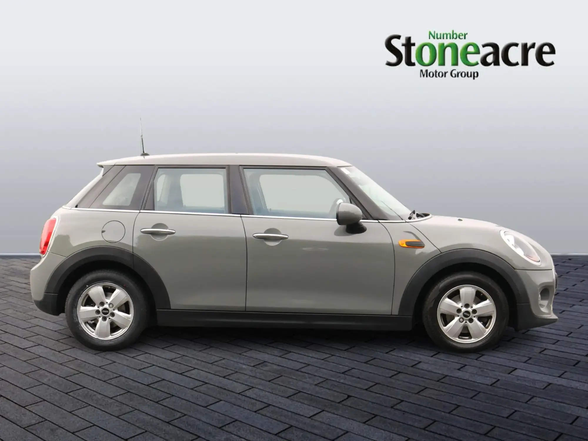 MINI Hatch Image 2