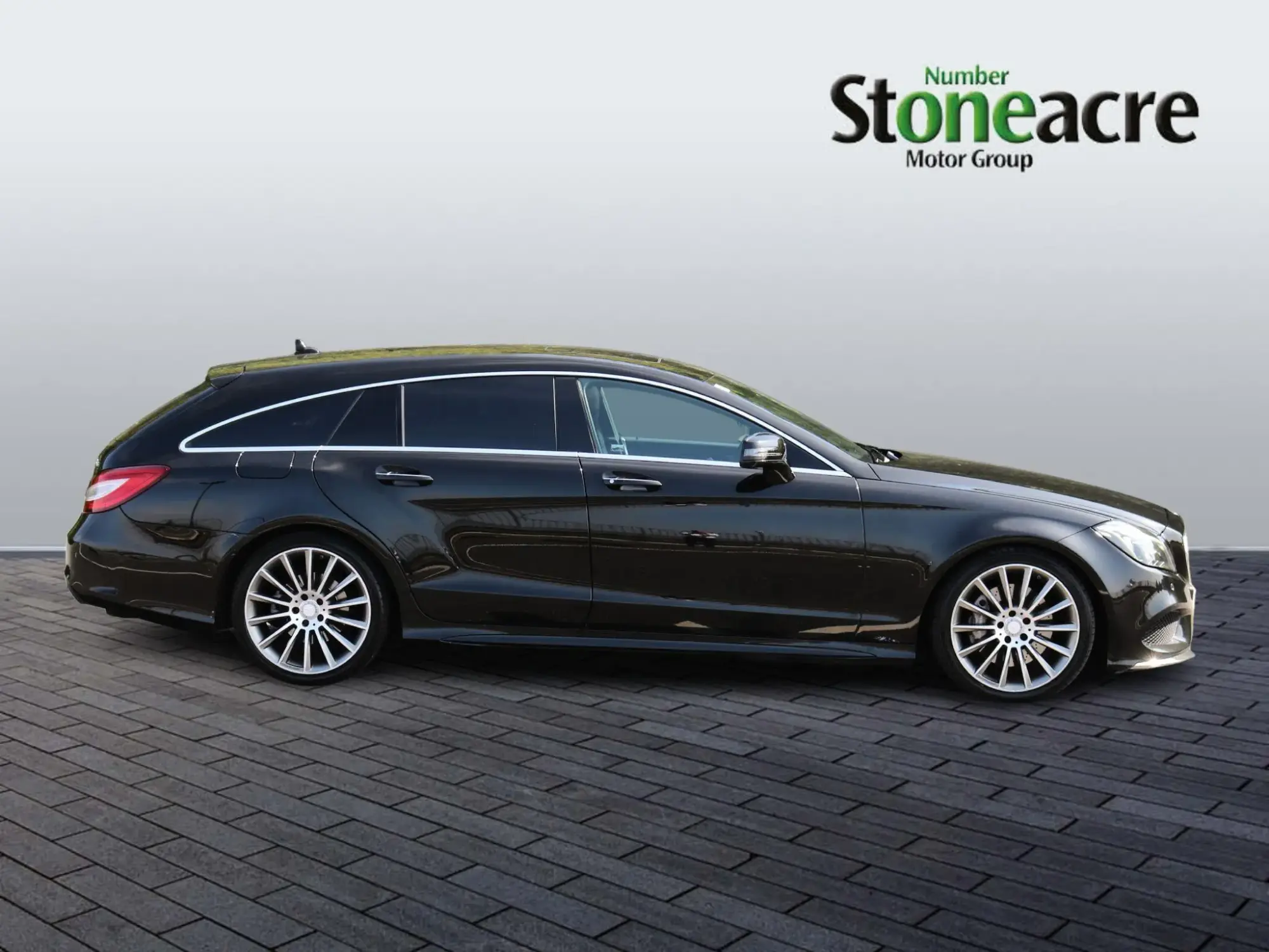 Mercedes-Benz CLS 3.0 CLS350d V6 AMG Line (Premium Plus) Shooting Brake G-Tronic+ Euro 6 (s/s) 5dr KW65FNX Image 2