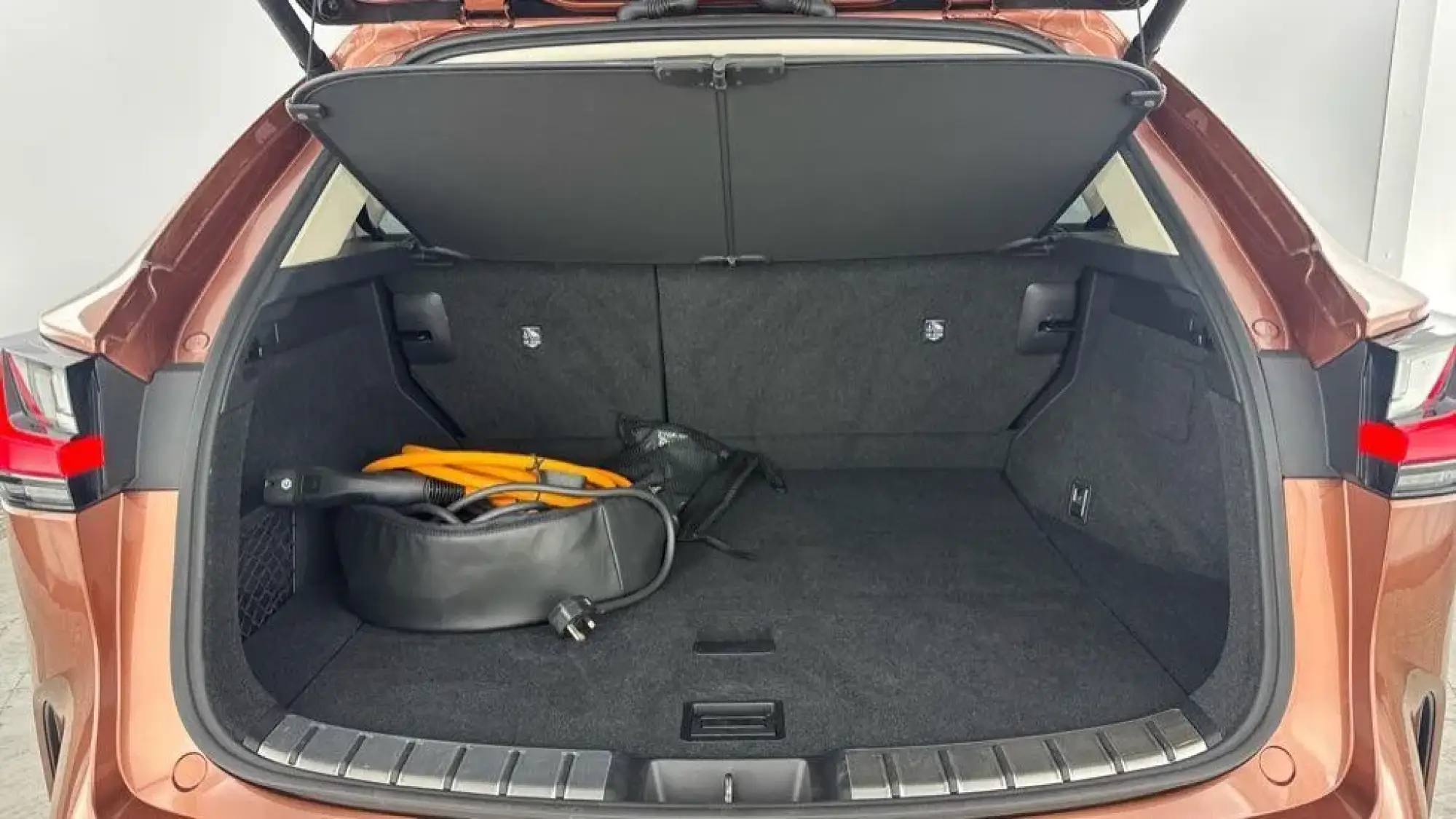 Lexus NX Plug-In Hybrid Image 10 Lexus NX Plug-In Hybrid Image 10