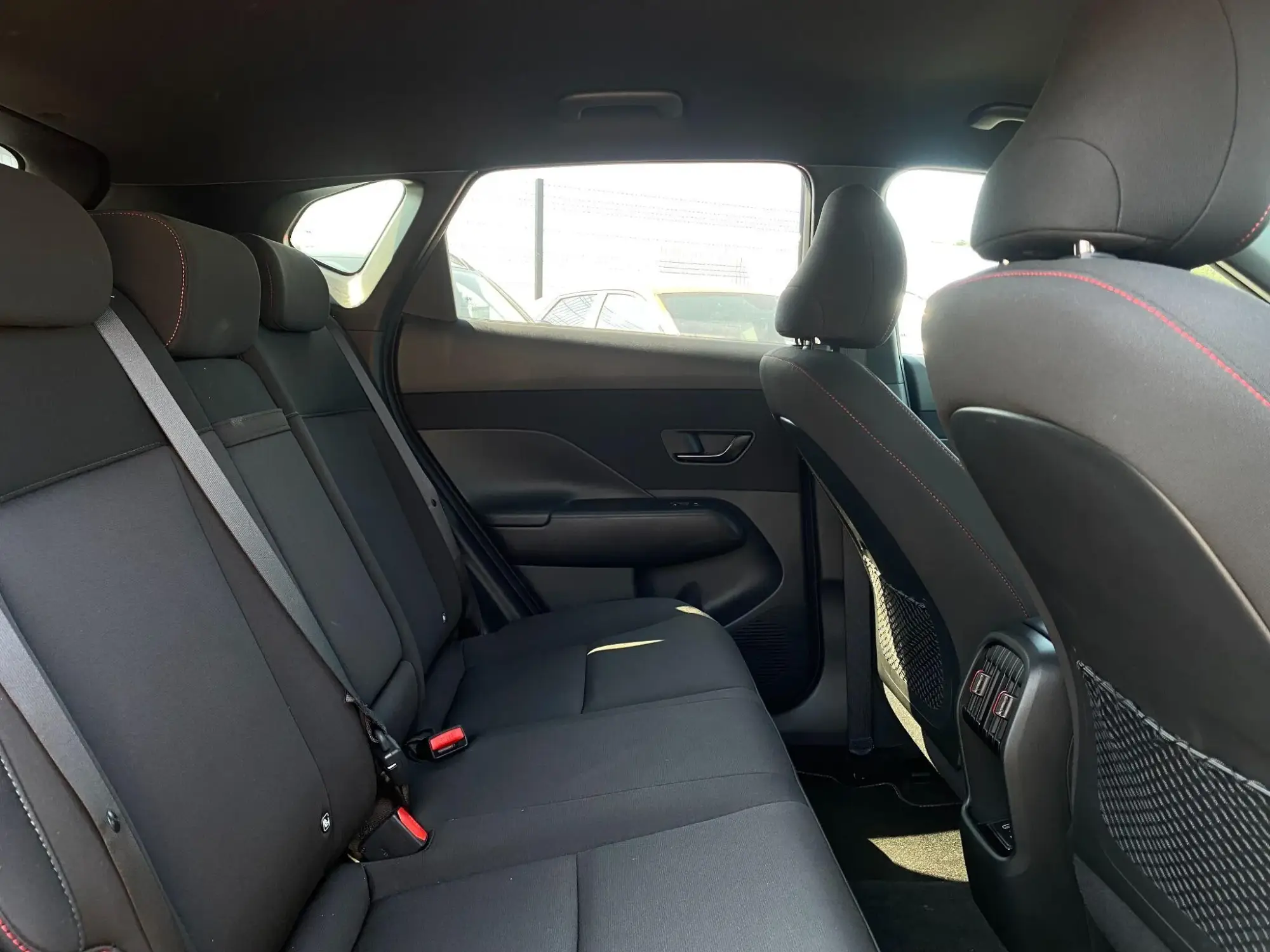 Hyundai KONA Image 14