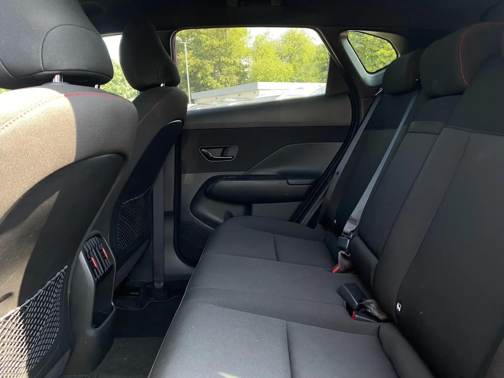 Hyundai KONA Image 15