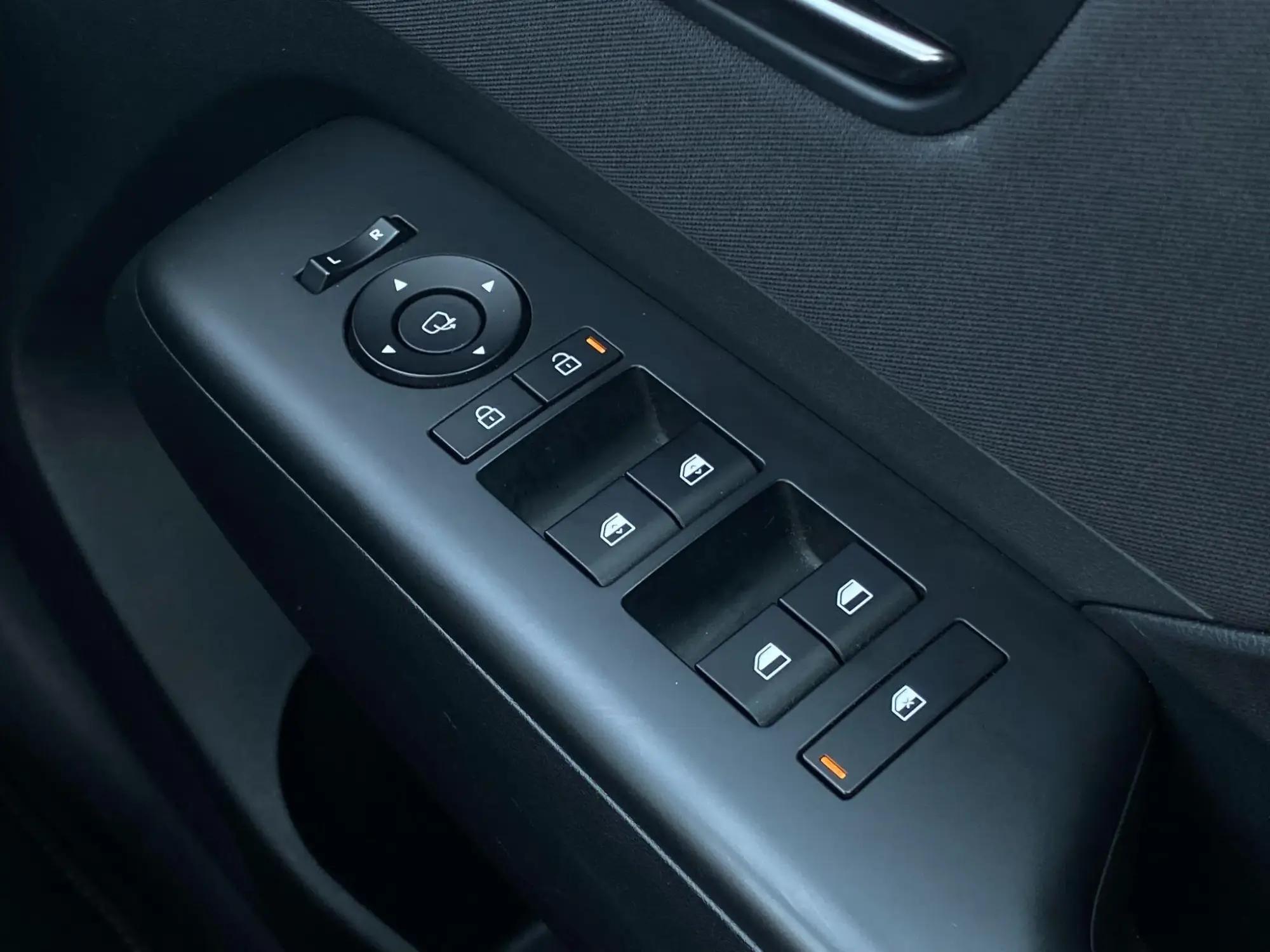 Hyundai KONA Image 19