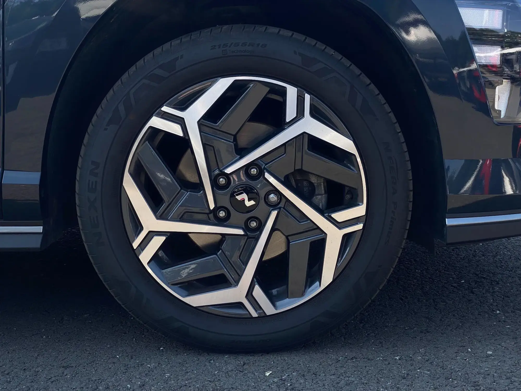 Hyundai KONA Image 32