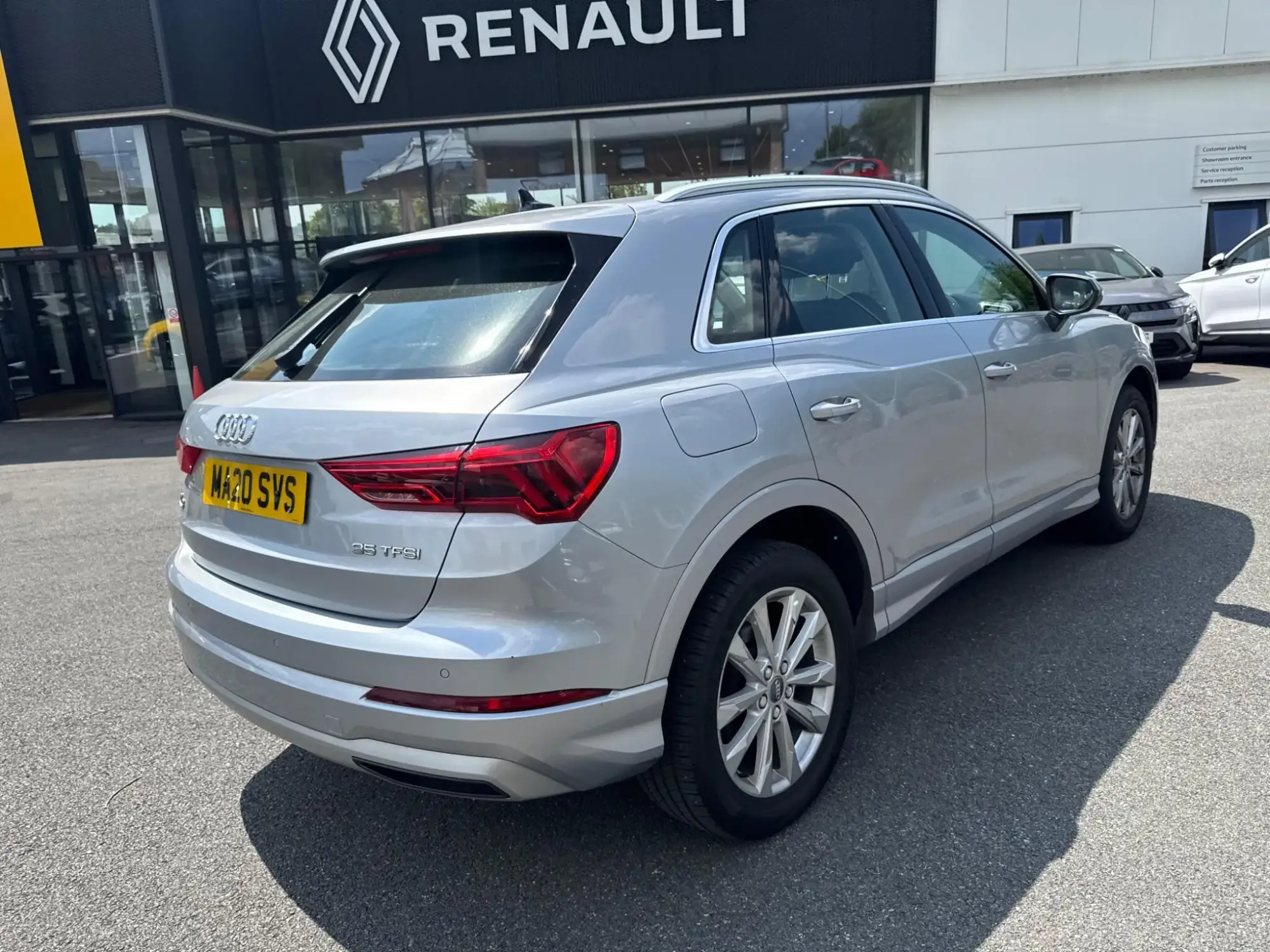 Audi Q3 Image 8