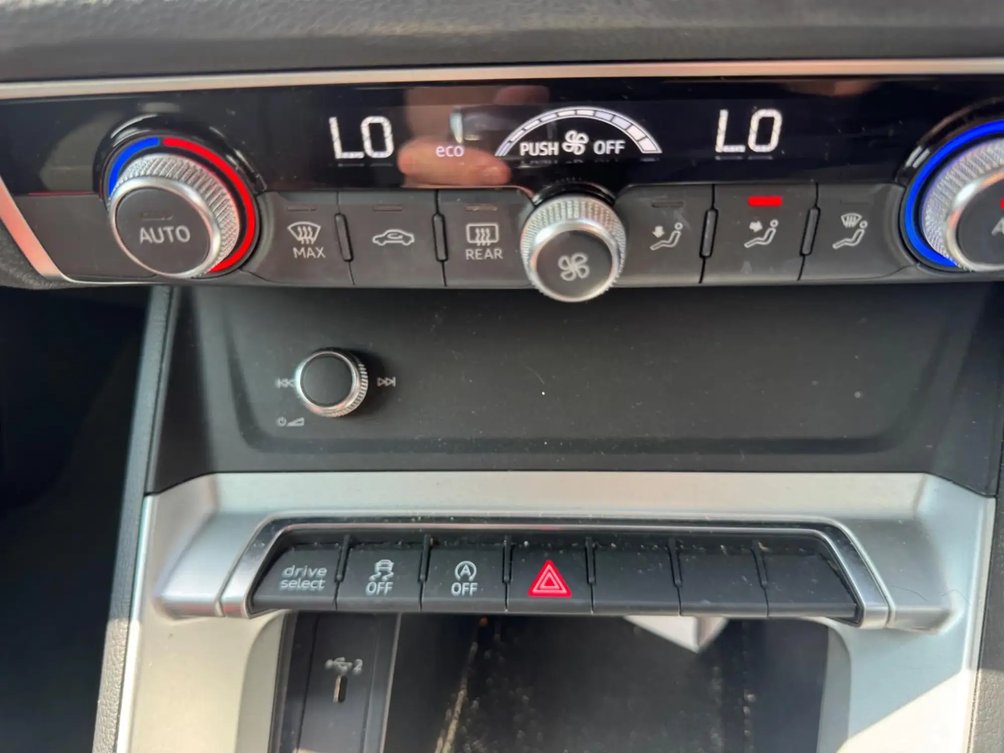 Audi Q3 Image 16