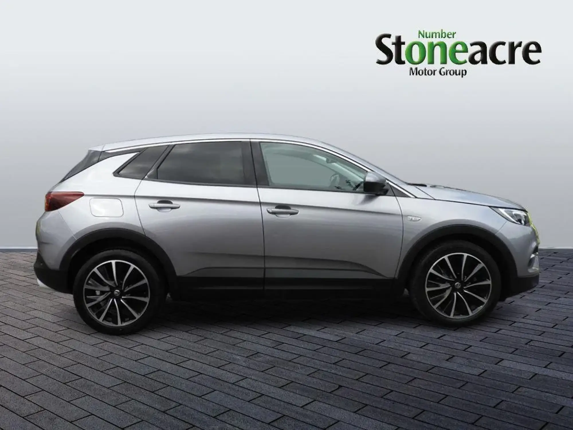 Vauxhall Grandland X 1.5 Turbo D Elite Nav 5dr FG21MPV Image 3