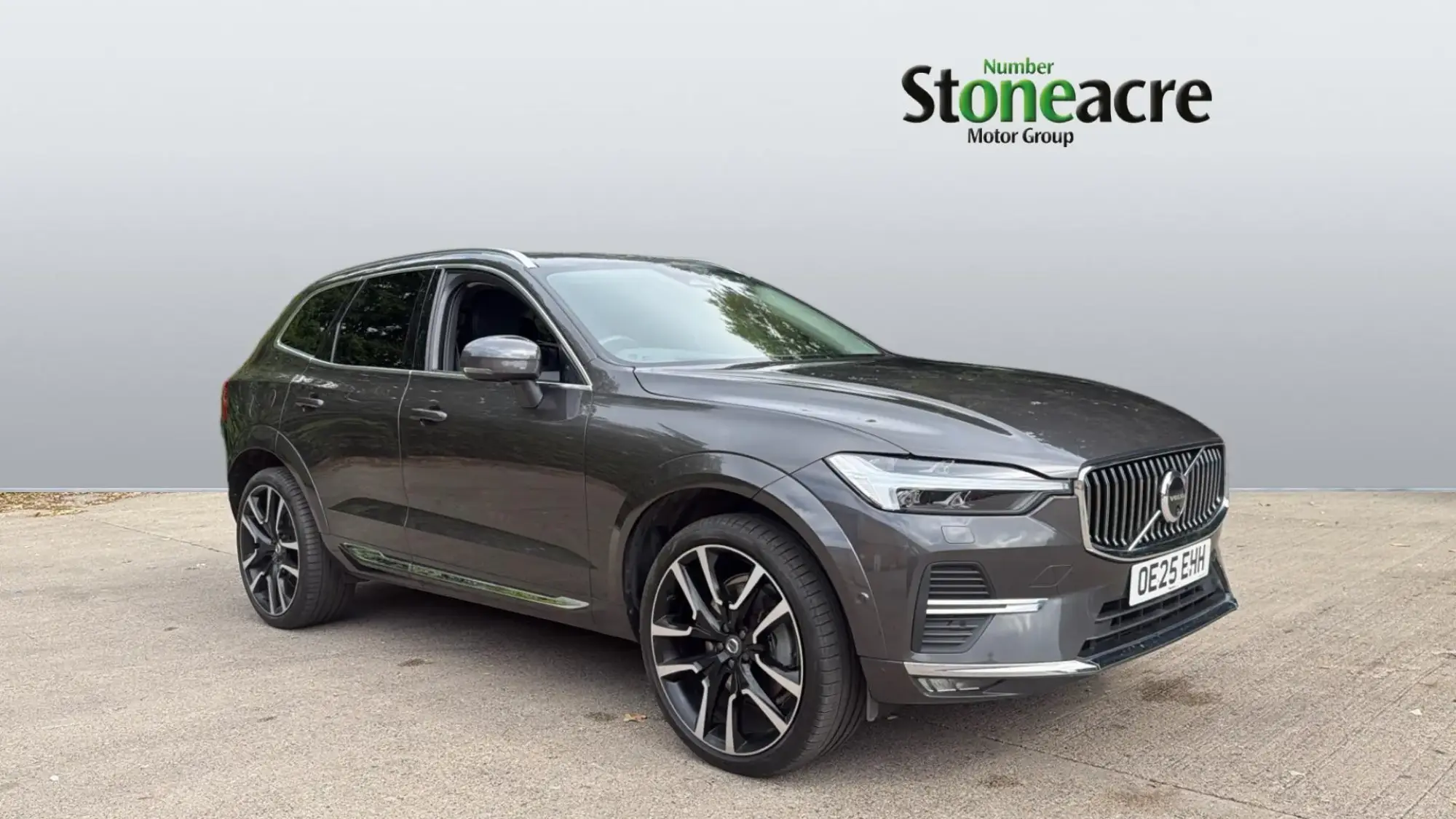 Volvo XC60 2.0 B5 MHEV Ultra Bright Auto AWD Euro 6 (s/s) 5dr OE25EHH Image 1