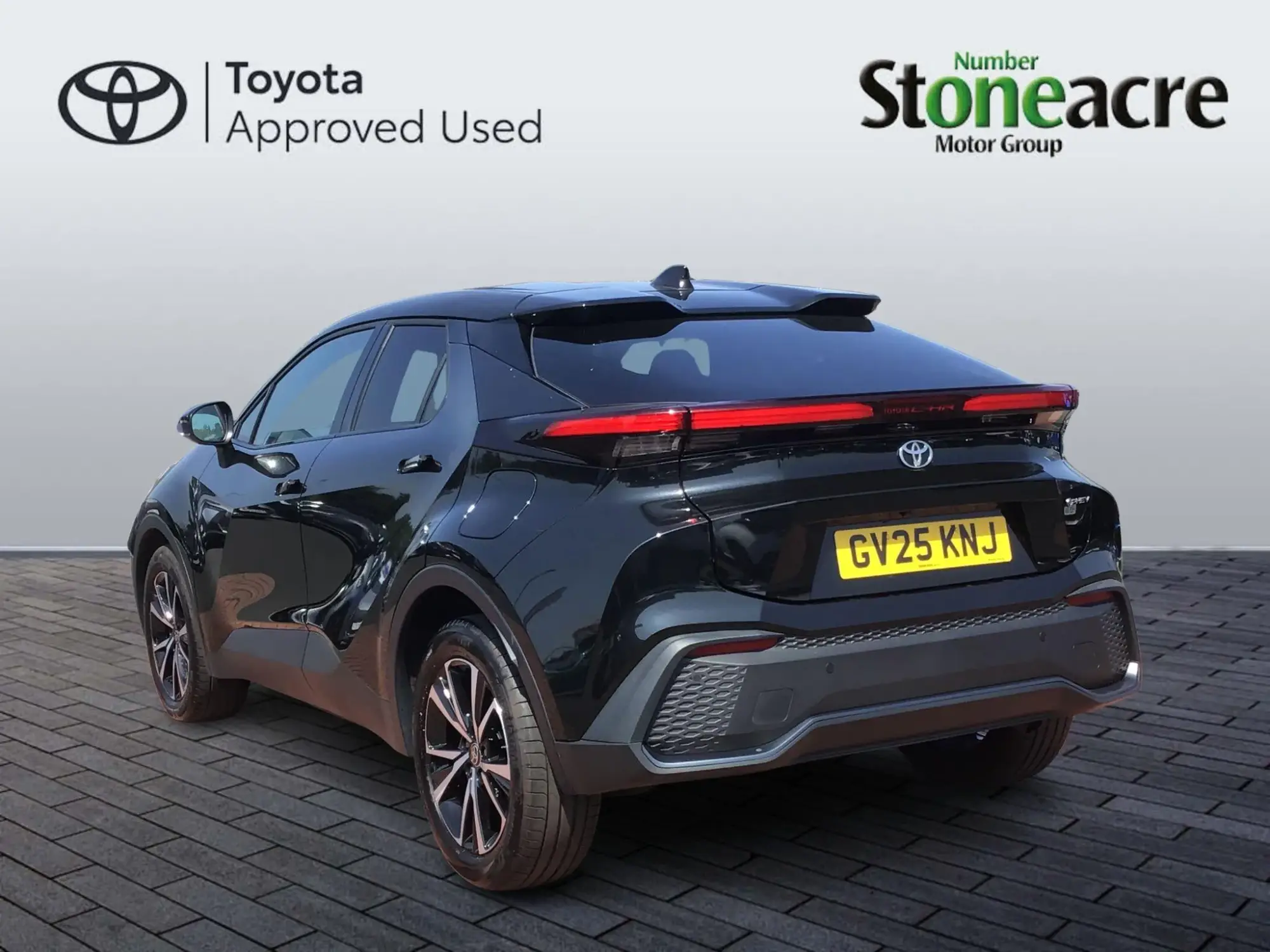 Toyota C-HR Plug-in Hybrid Image 4 Toyota C-HR Plug-in Hybrid Image 4
