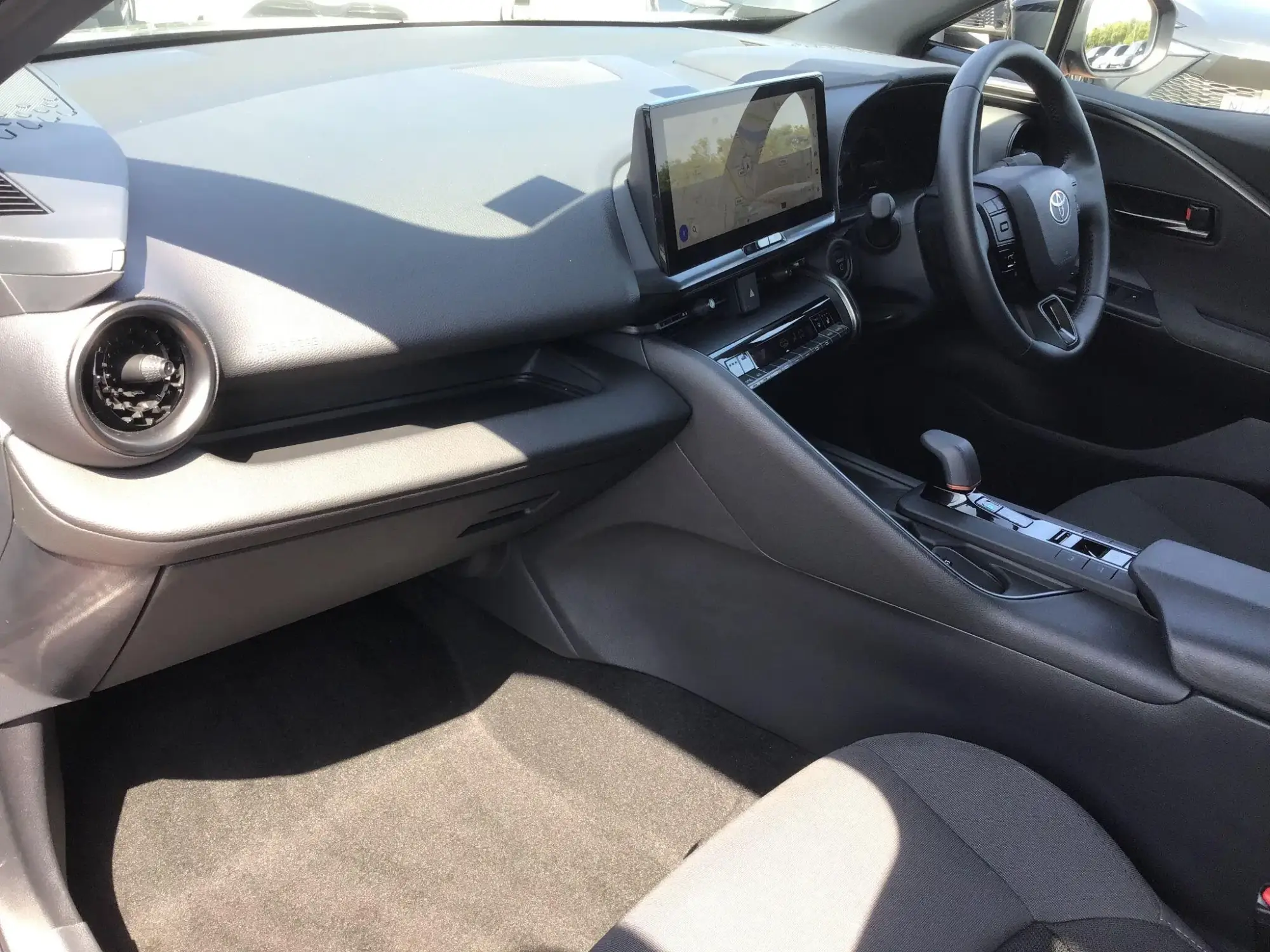 Toyota C-HR Plug-in Hybrid Image 5 Toyota C-HR Plug-in Hybrid Image 5