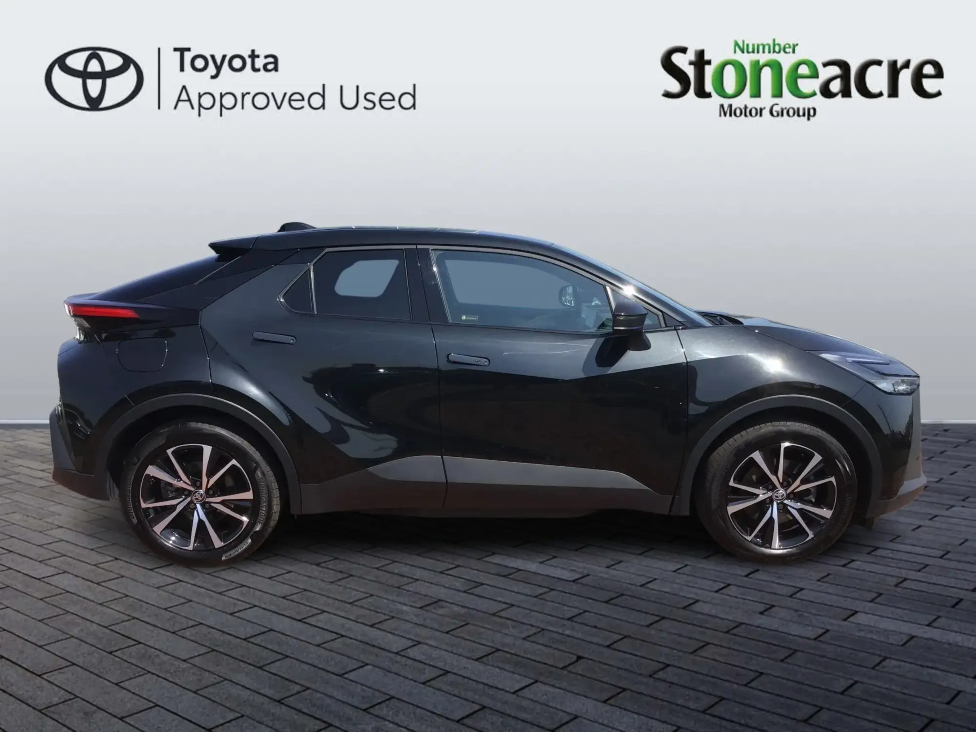 Toyota C-HR Plug-in Hybrid Image 20 Toyota C-HR Plug-in Hybrid Image 20