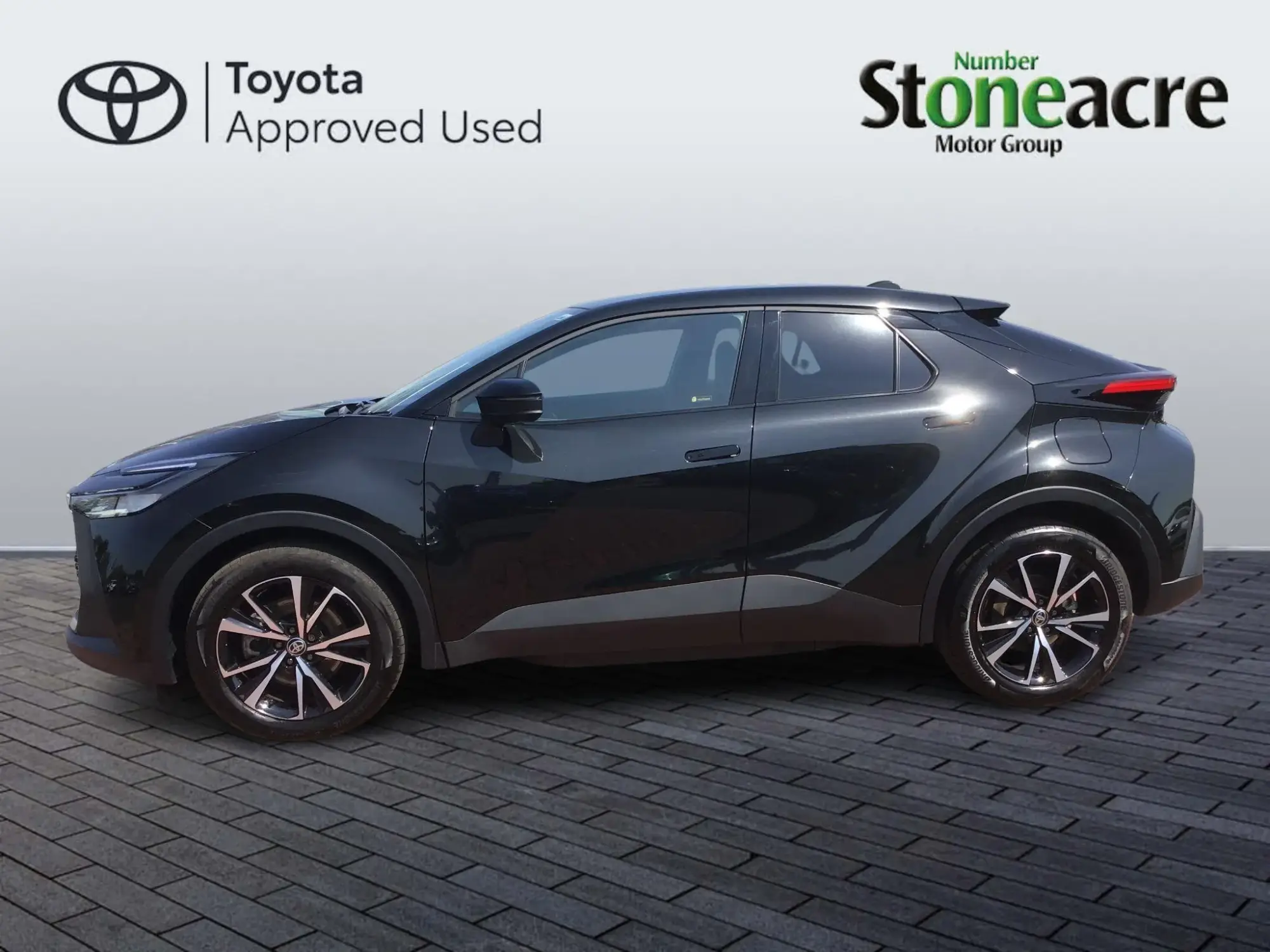 Toyota C-HR Plug-in Hybrid Image 21 Toyota C-HR Plug-in Hybrid Image 21