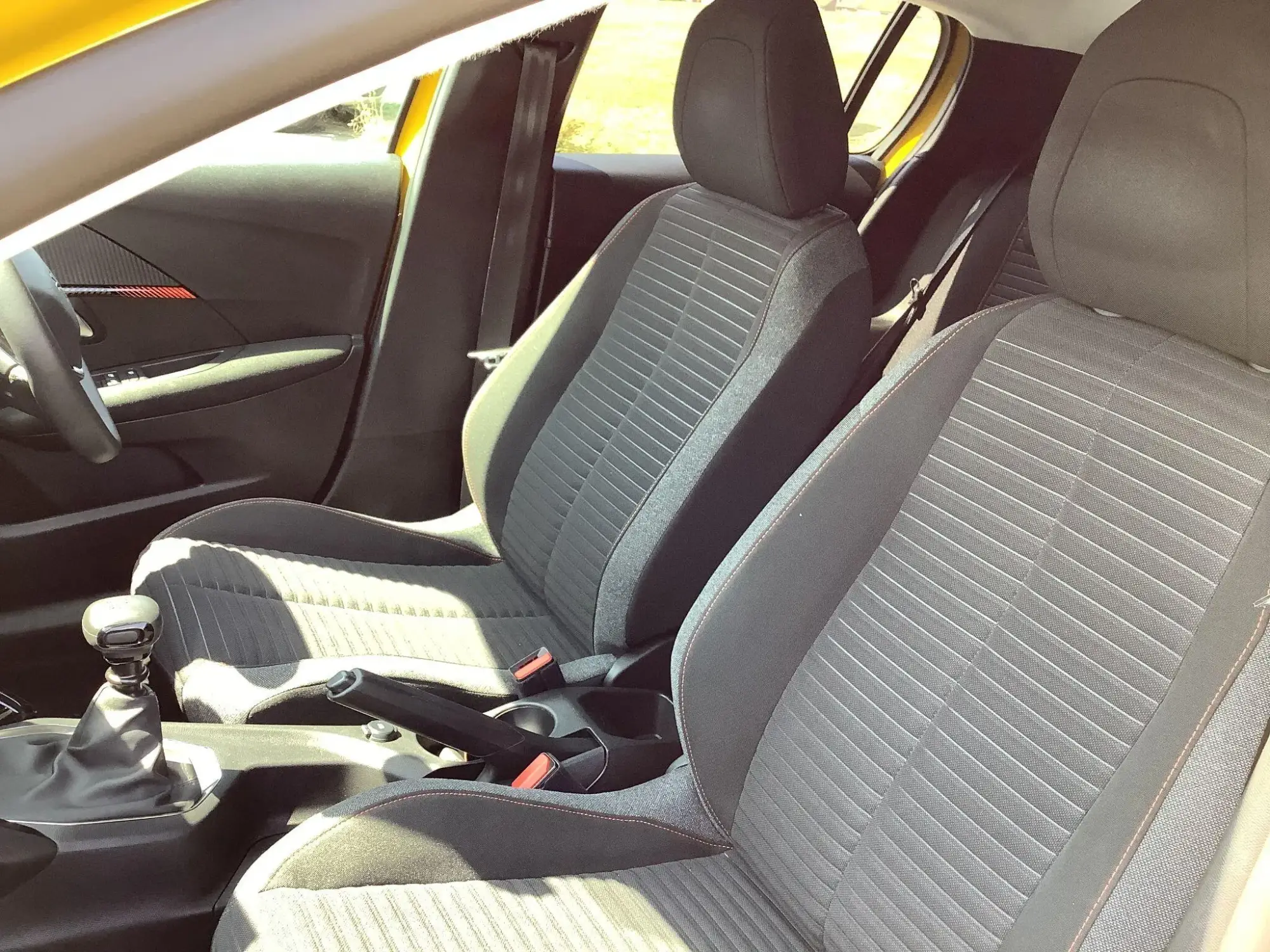 Peugeot 208 Image 22