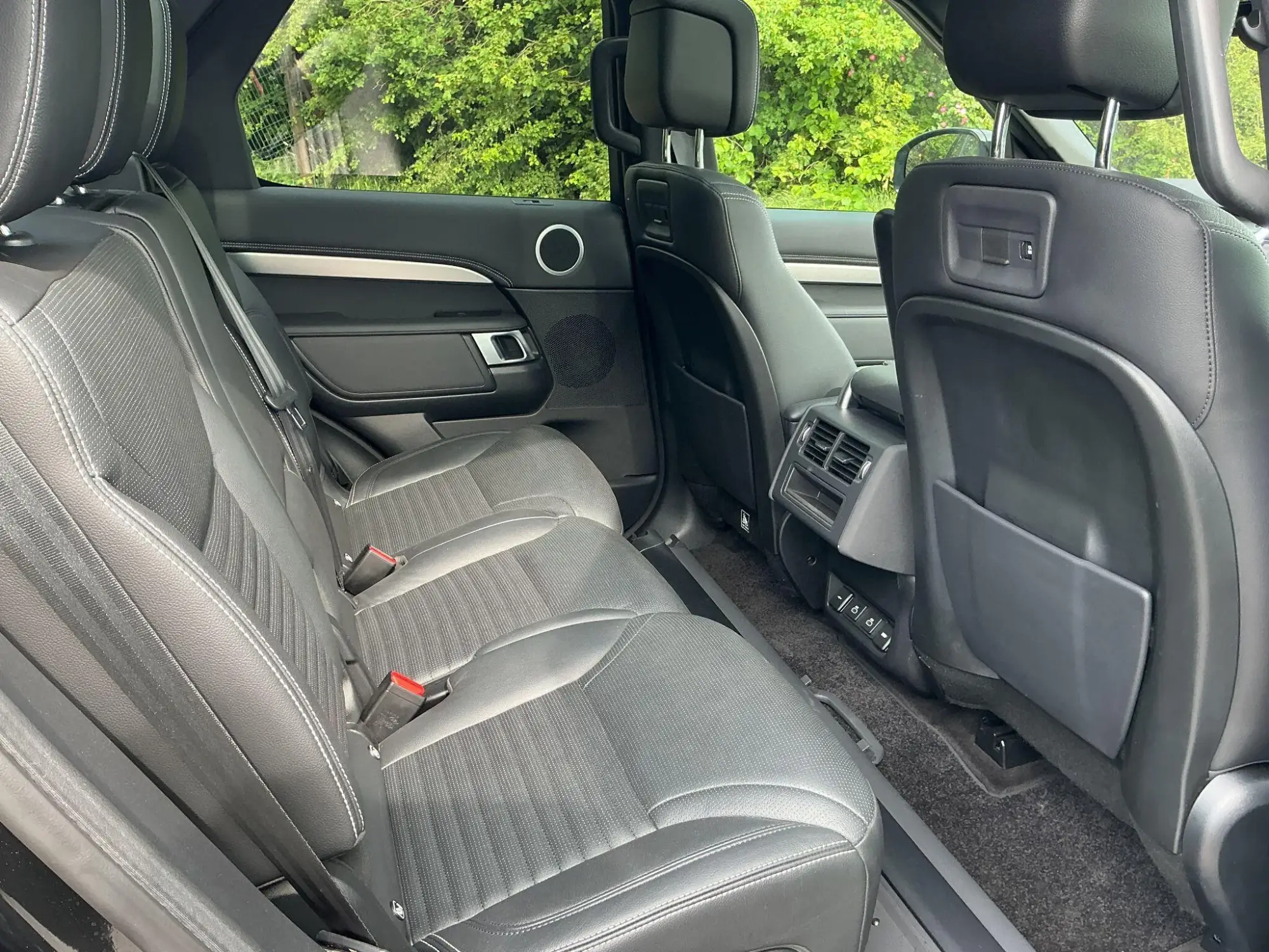 Land Rover Discovery Image 13 Land Rover Discovery Image 13