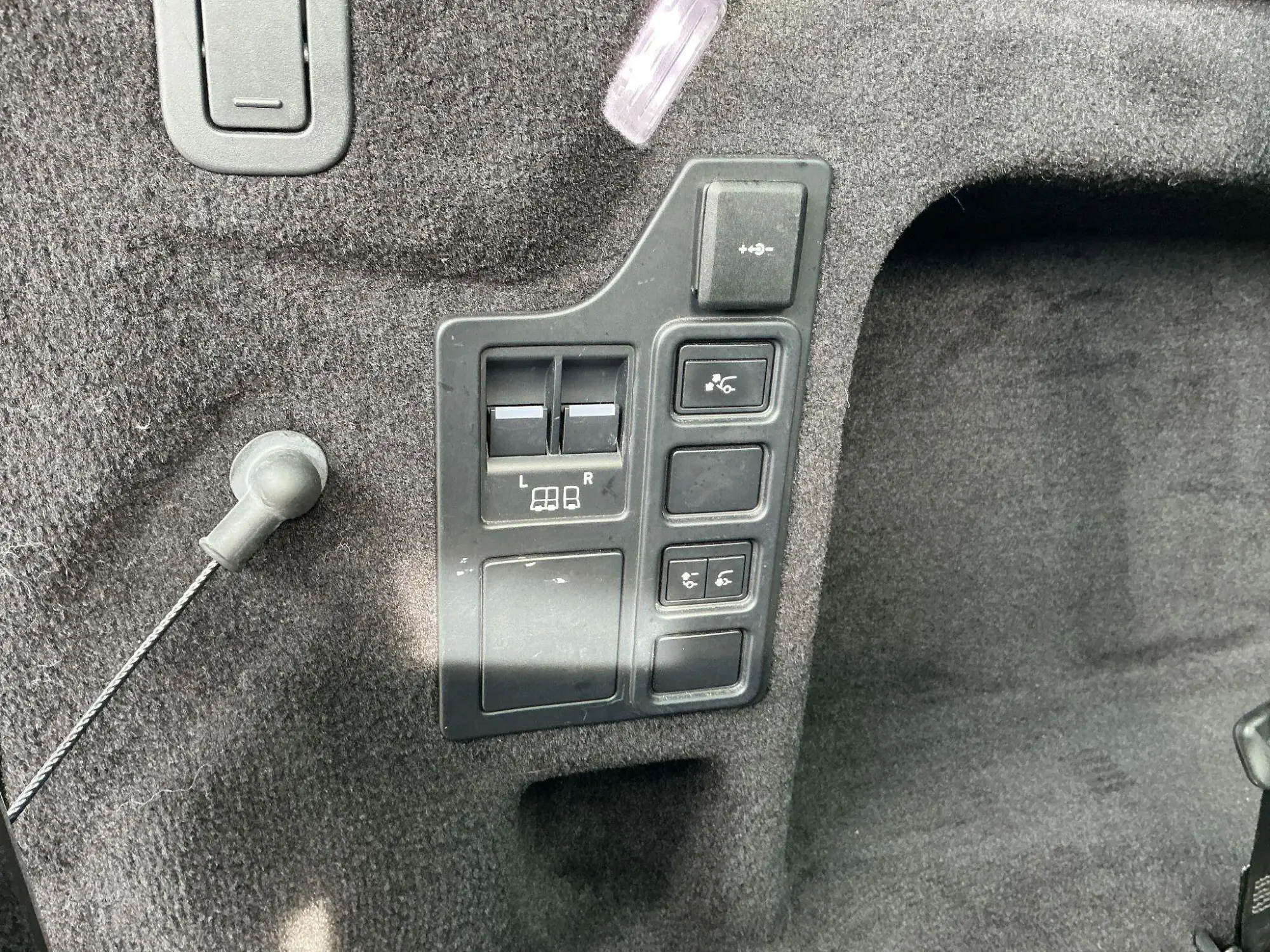 Land Rover Discovery Image 17 Land Rover Discovery Image 17