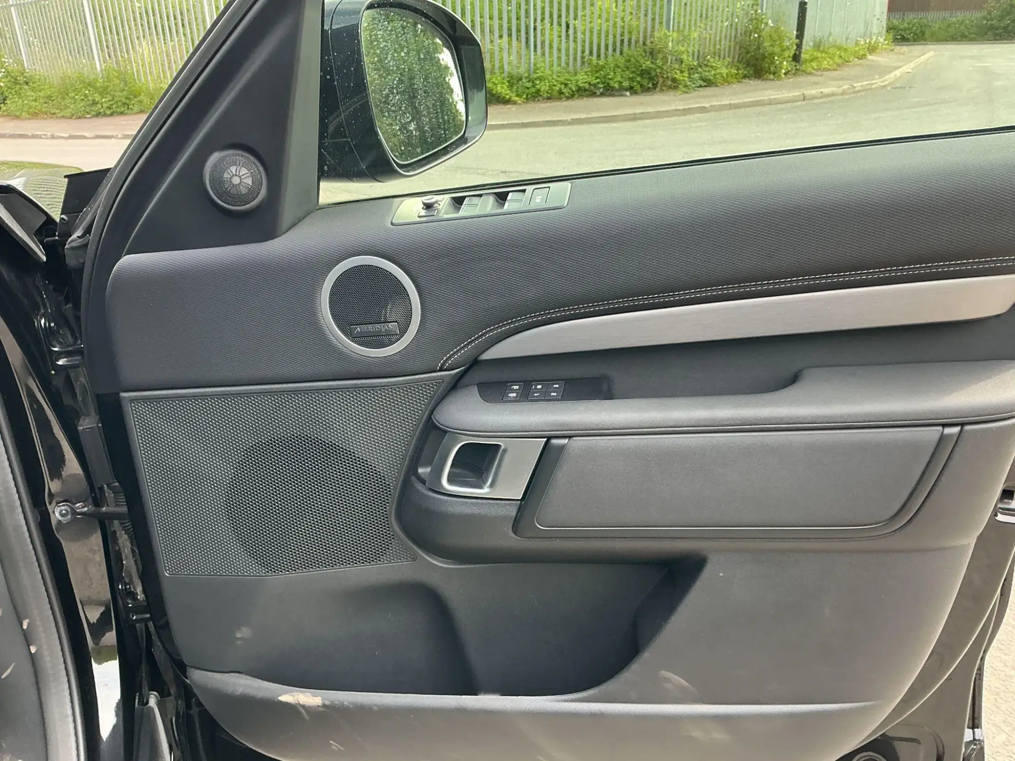 Land Rover Discovery Image 18 Land Rover Discovery Image 18