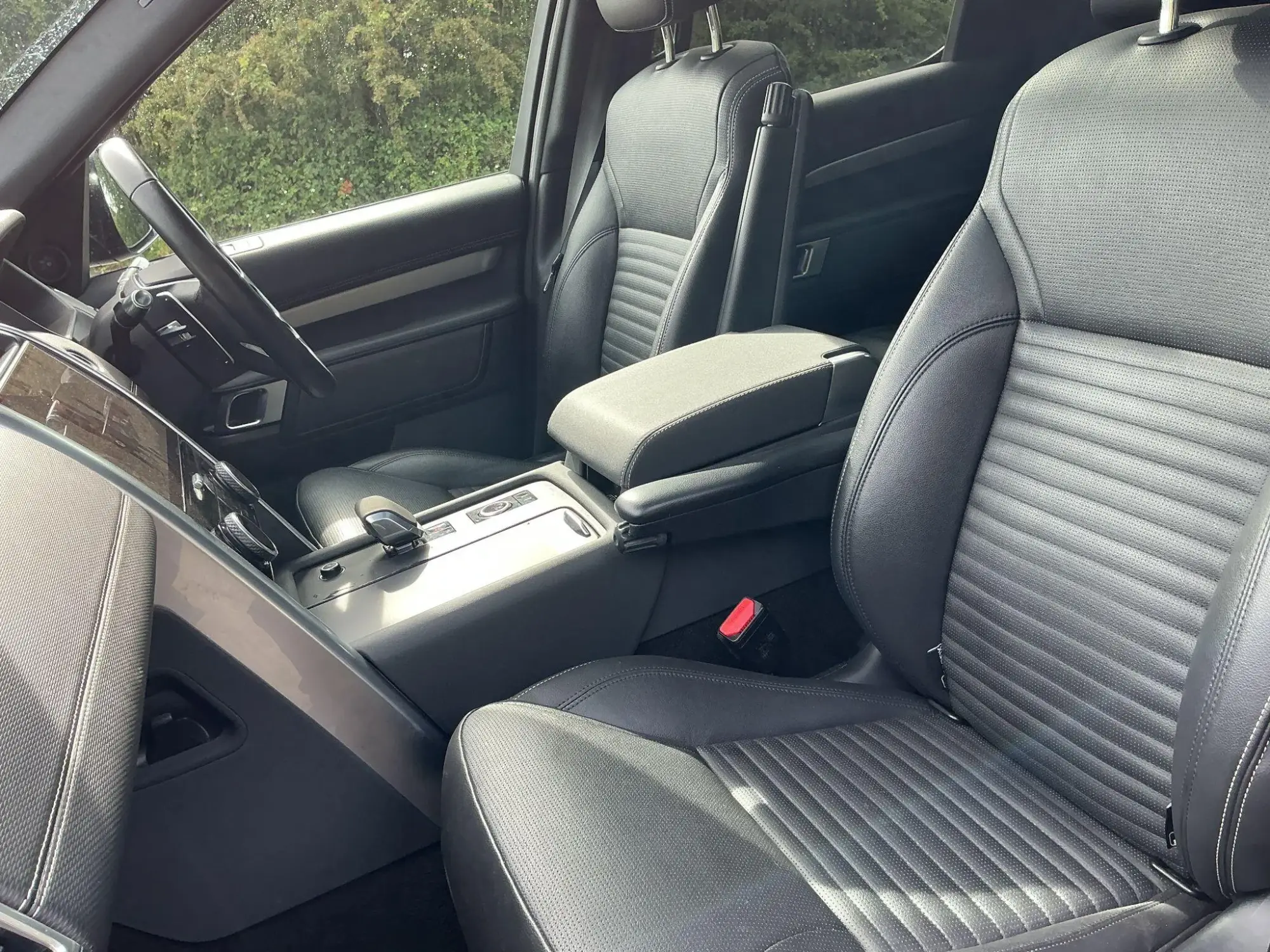Land Rover Discovery Image 30 Land Rover Discovery Image 30