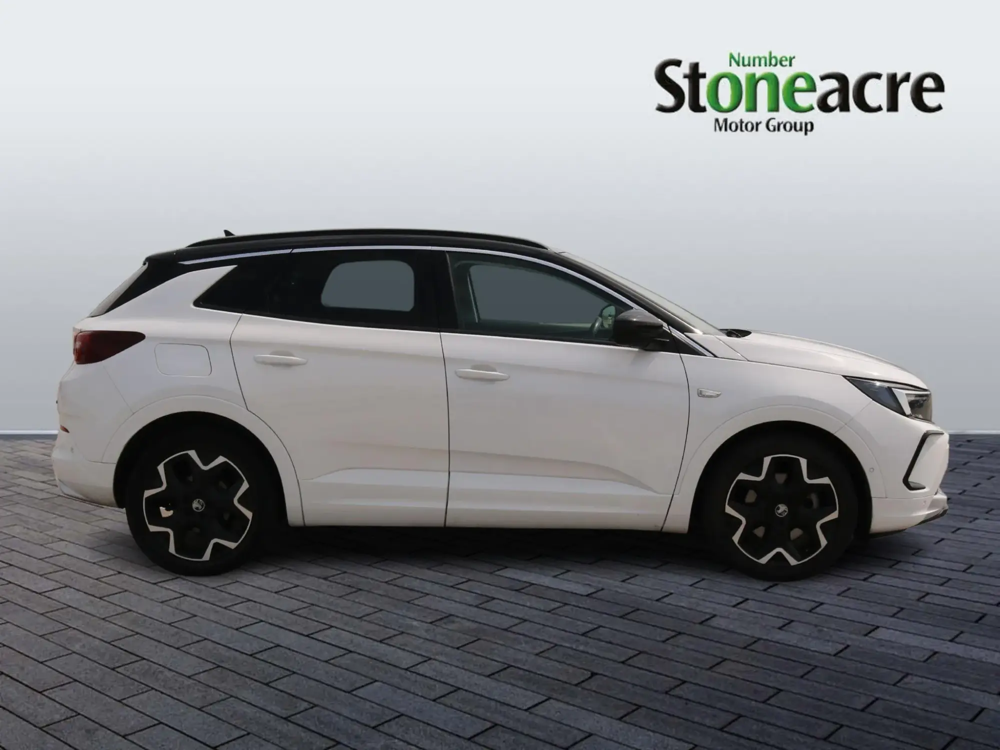 Vauxhall Grandland PHEV 1.6 14.2kWh Ultimate Auto Euro 6 (s/s) 5dr DP24GVJ Image 2