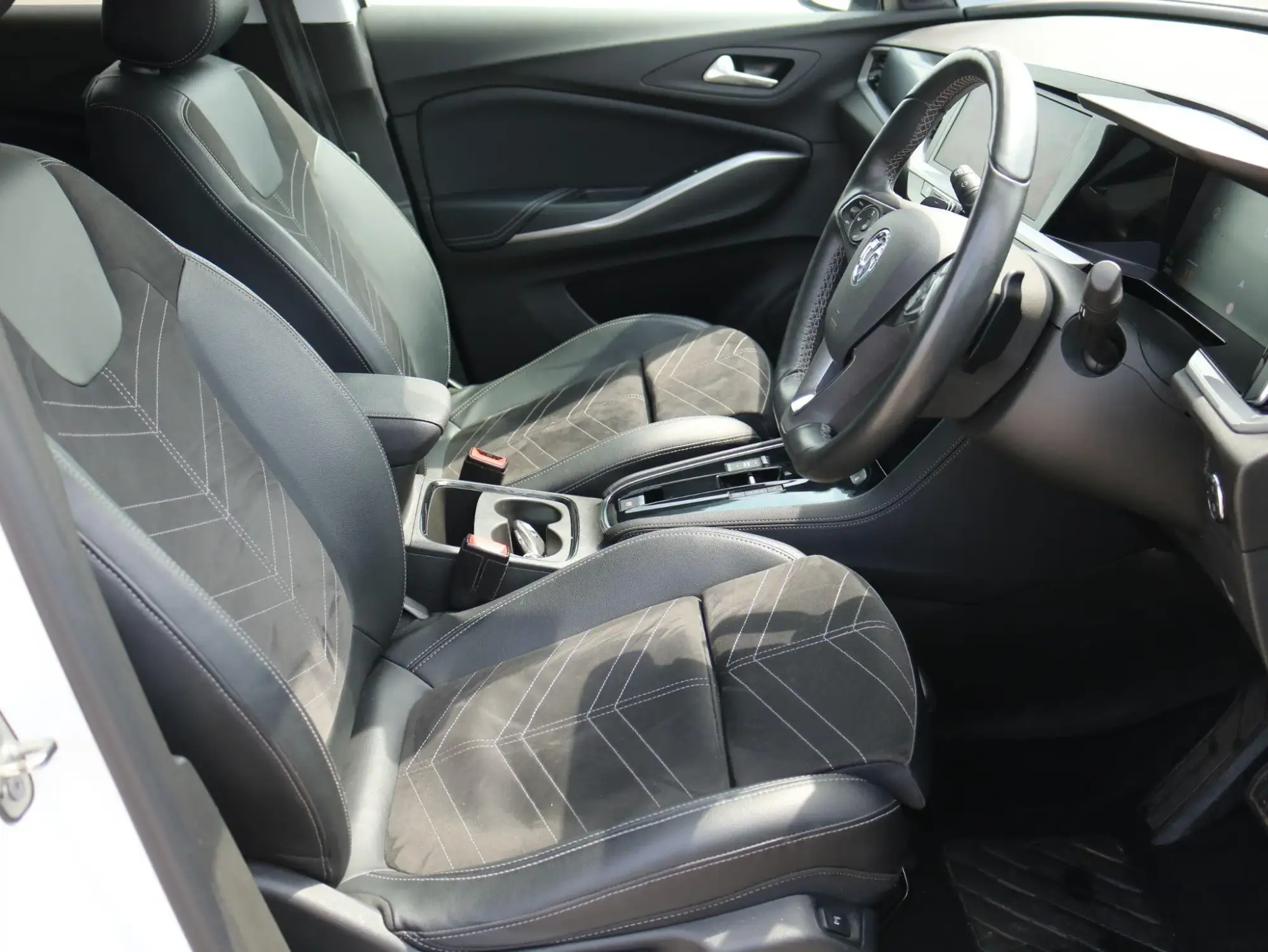 Vauxhall Grandland PHEV Image 14 Vauxhall Grandland PHEV Image 14