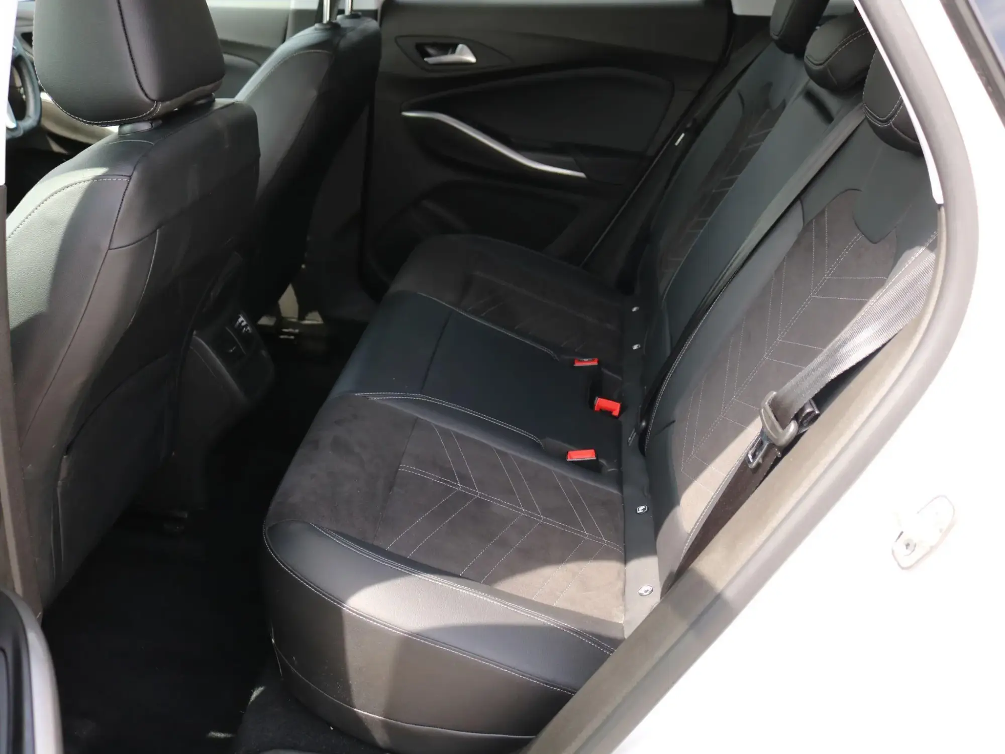 Vauxhall Grandland PHEV Image 28 Vauxhall Grandland PHEV Image 28
