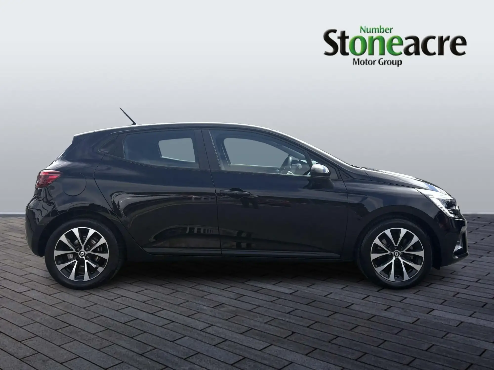 Renault Clio E-Tech Image 2